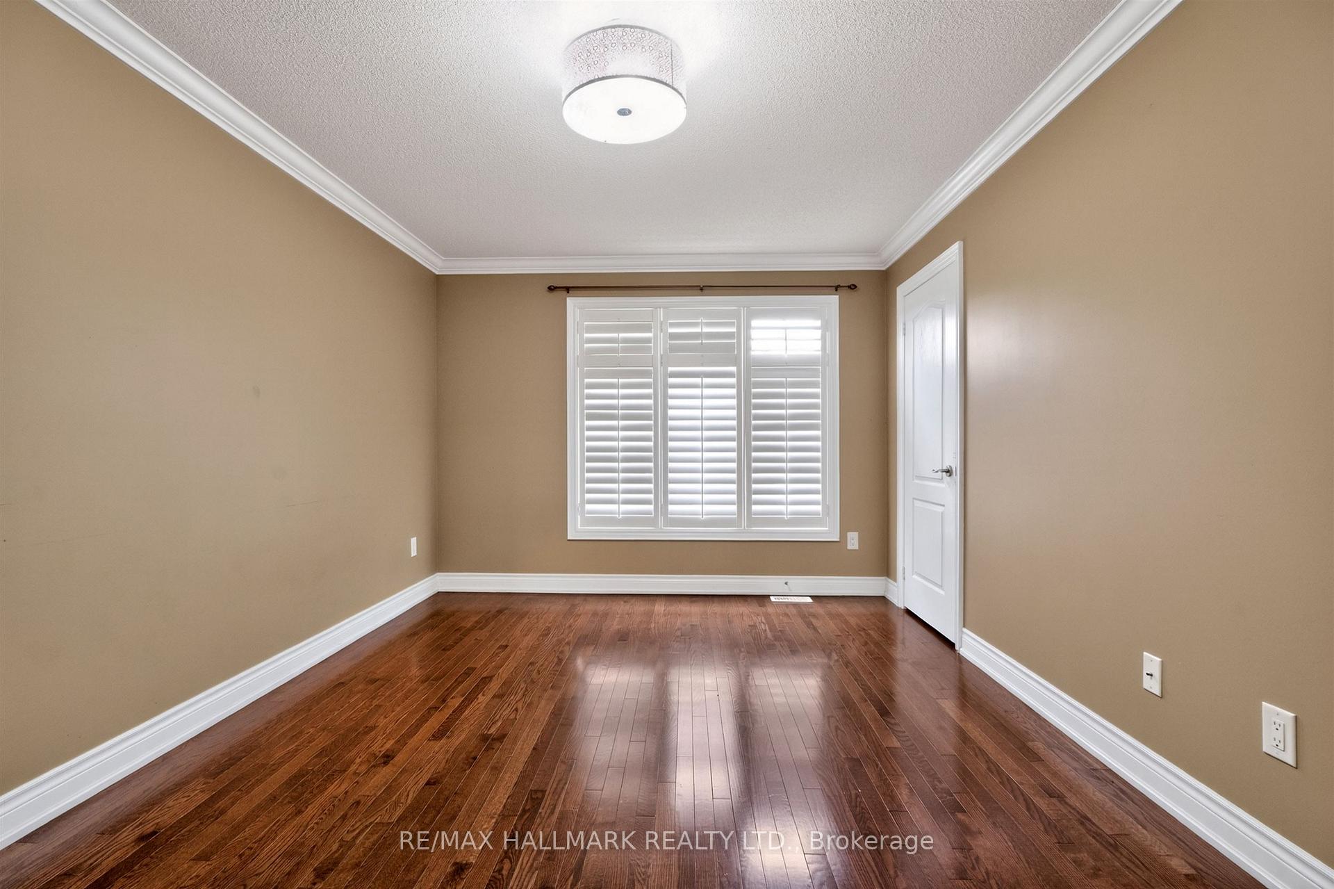 Photo 27 of 99 Royal West Drive, Brampton, Credit Valley — HOMEH
