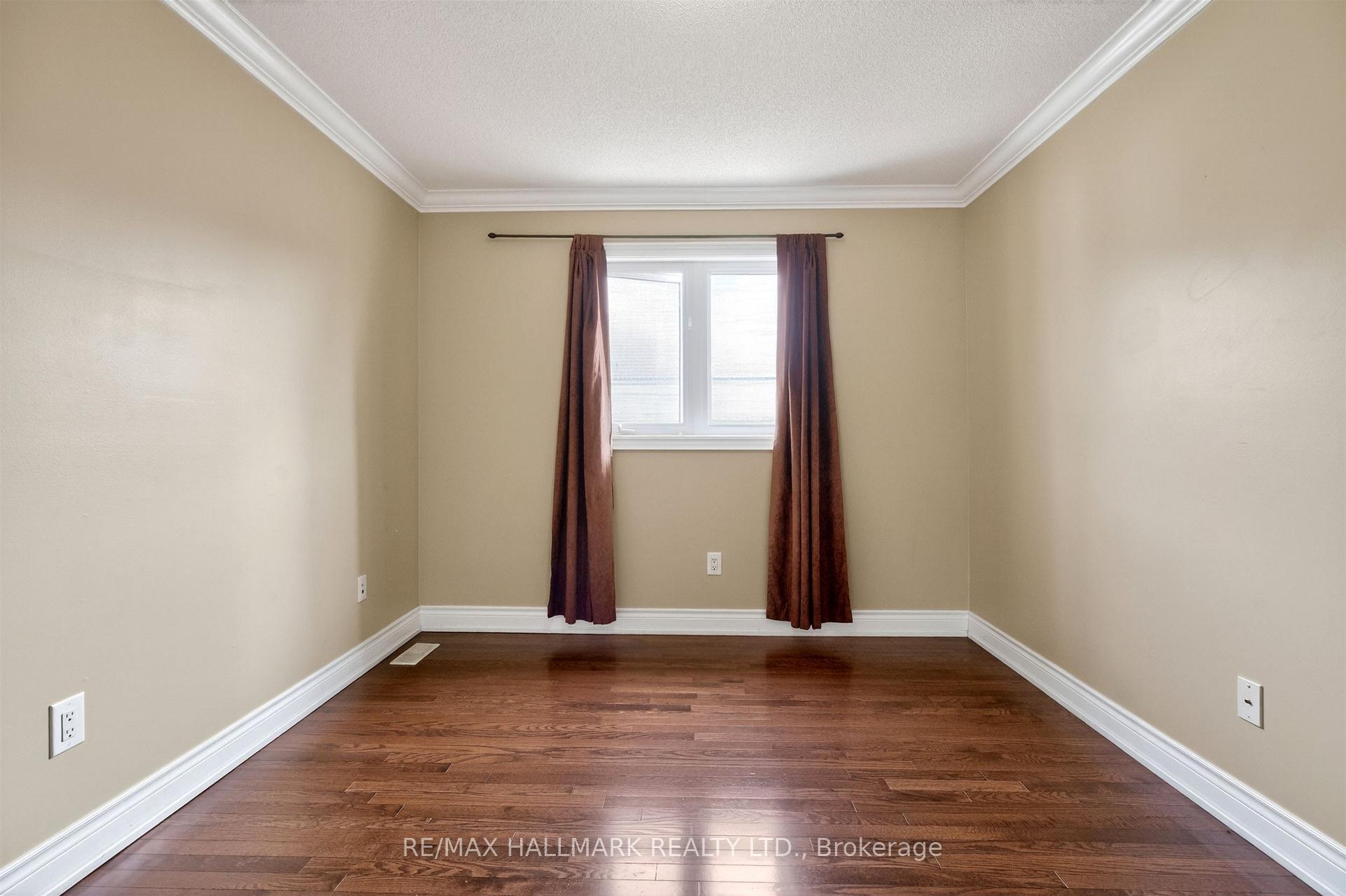 Photo 31 of 99 Royal West Drive, Brampton, Credit Valley — HOMEH