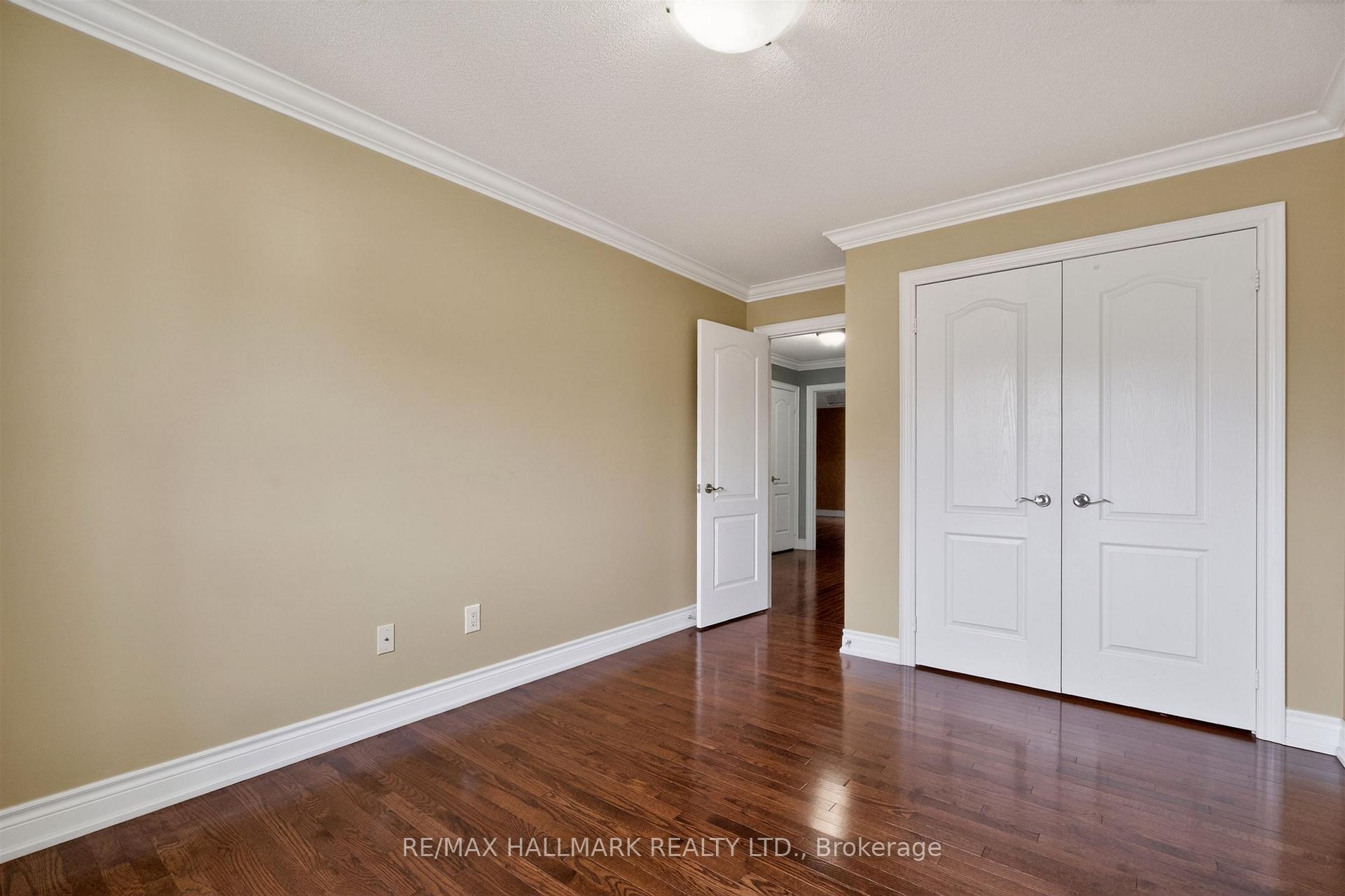 Photo 32 of 99 Royal West Drive, Brampton, Credit Valley — HOMEH