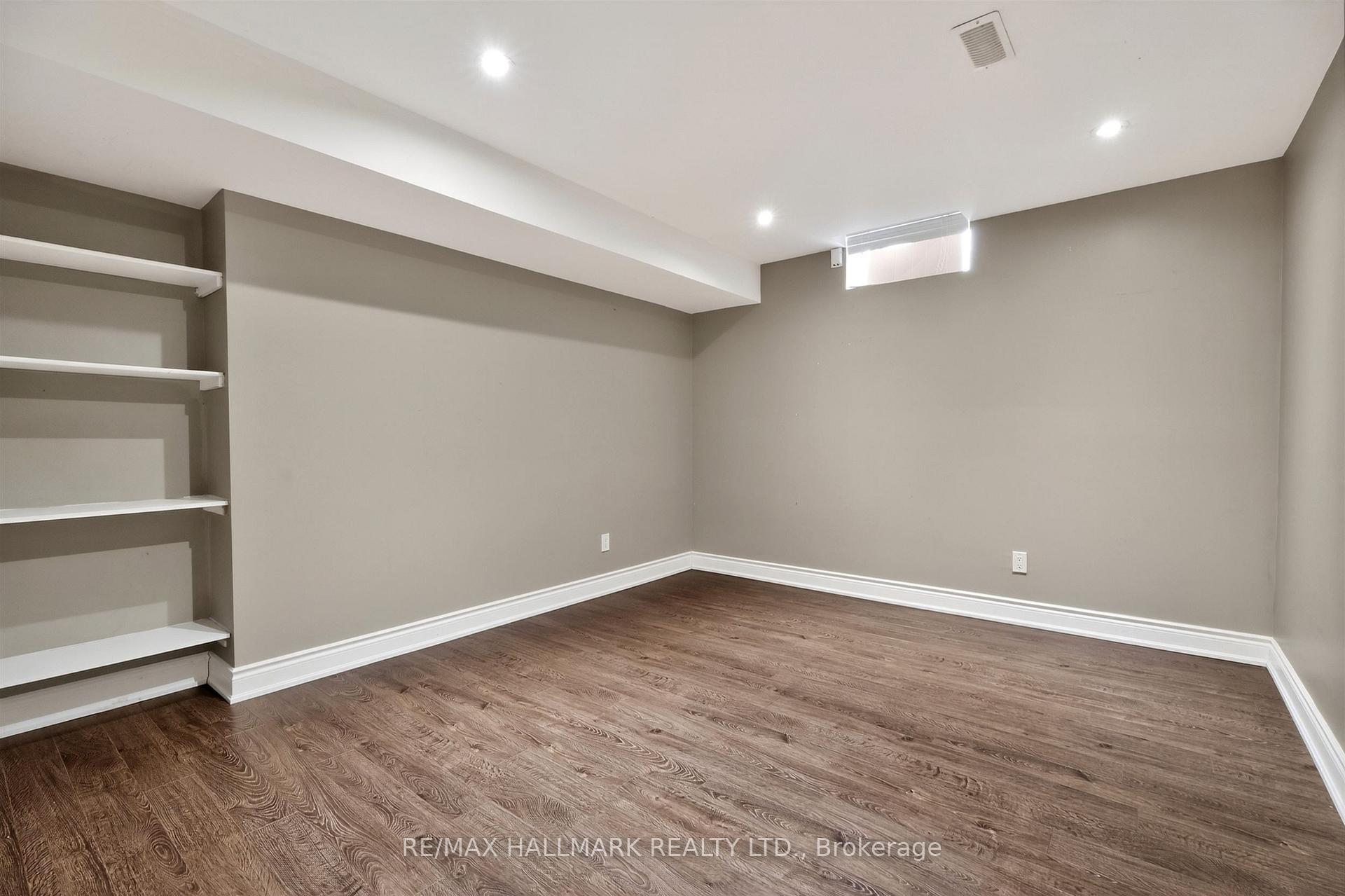 Photo 36 of 99 Royal West Drive, Brampton, Credit Valley — HOMEH