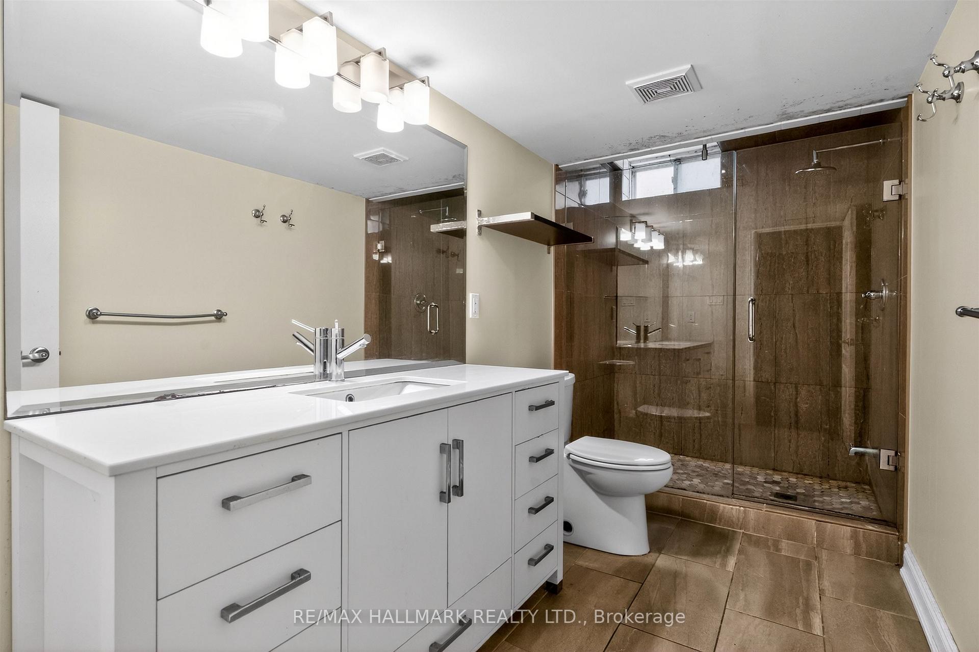 Photo 39 of 99 Royal West Drive, Brampton, Credit Valley — HOMEH