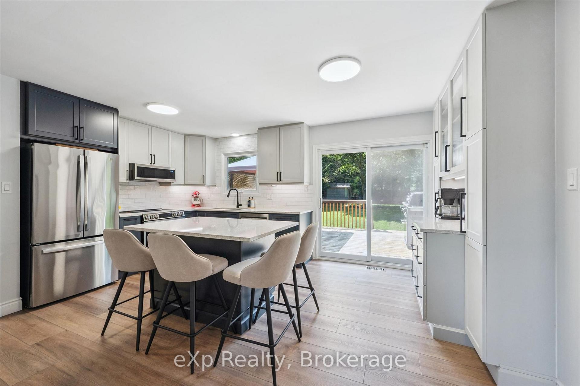 Photo 6 of 18 Eleanor Court, Guelph, Grange Road — HOMEH