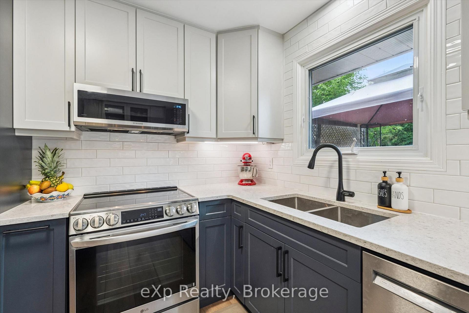 Photo 8 of 18 Eleanor Court, Guelph, Grange Road — HOMEH