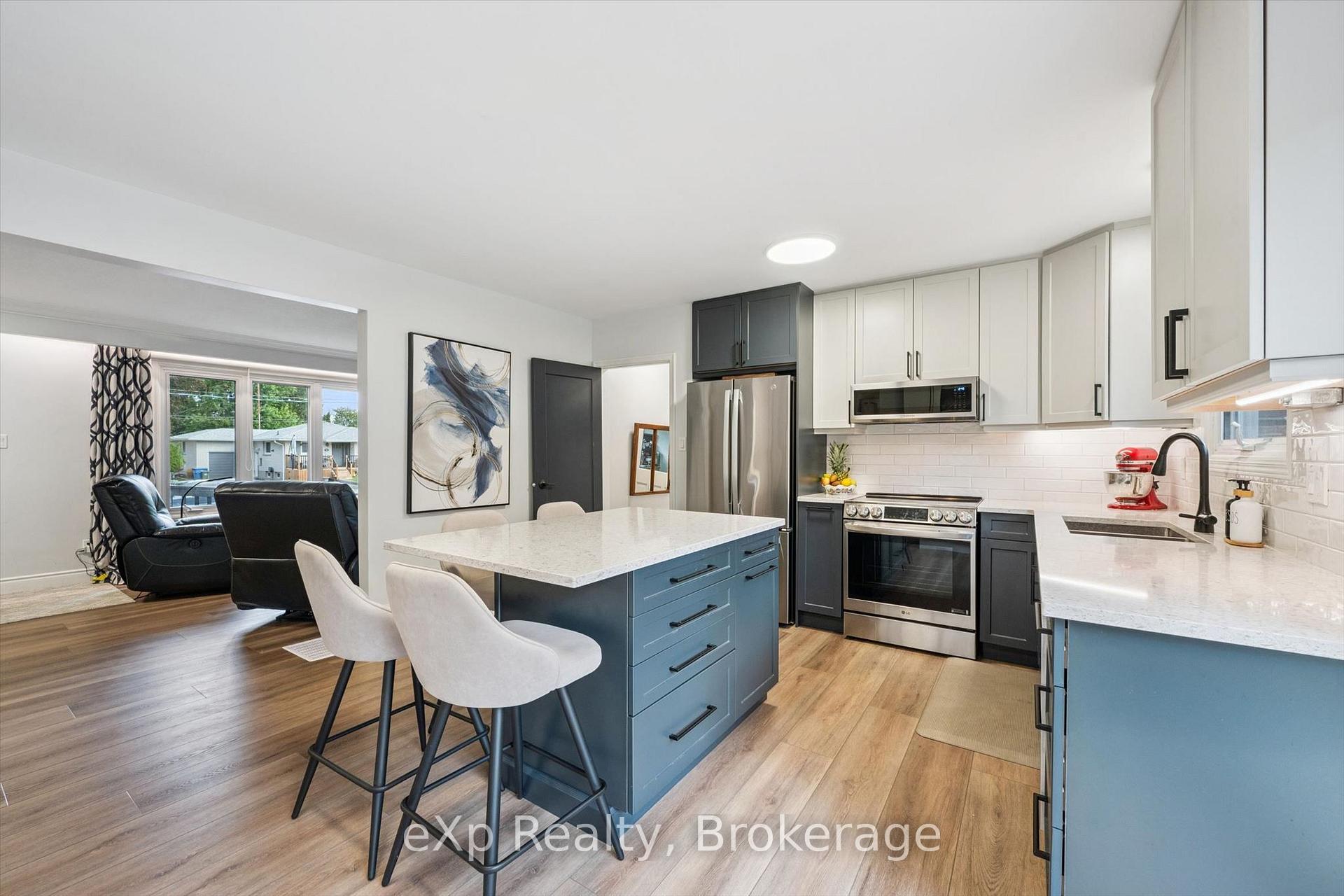 Photo 9 of 18 Eleanor Court, Guelph, Grange Road — HOMEH