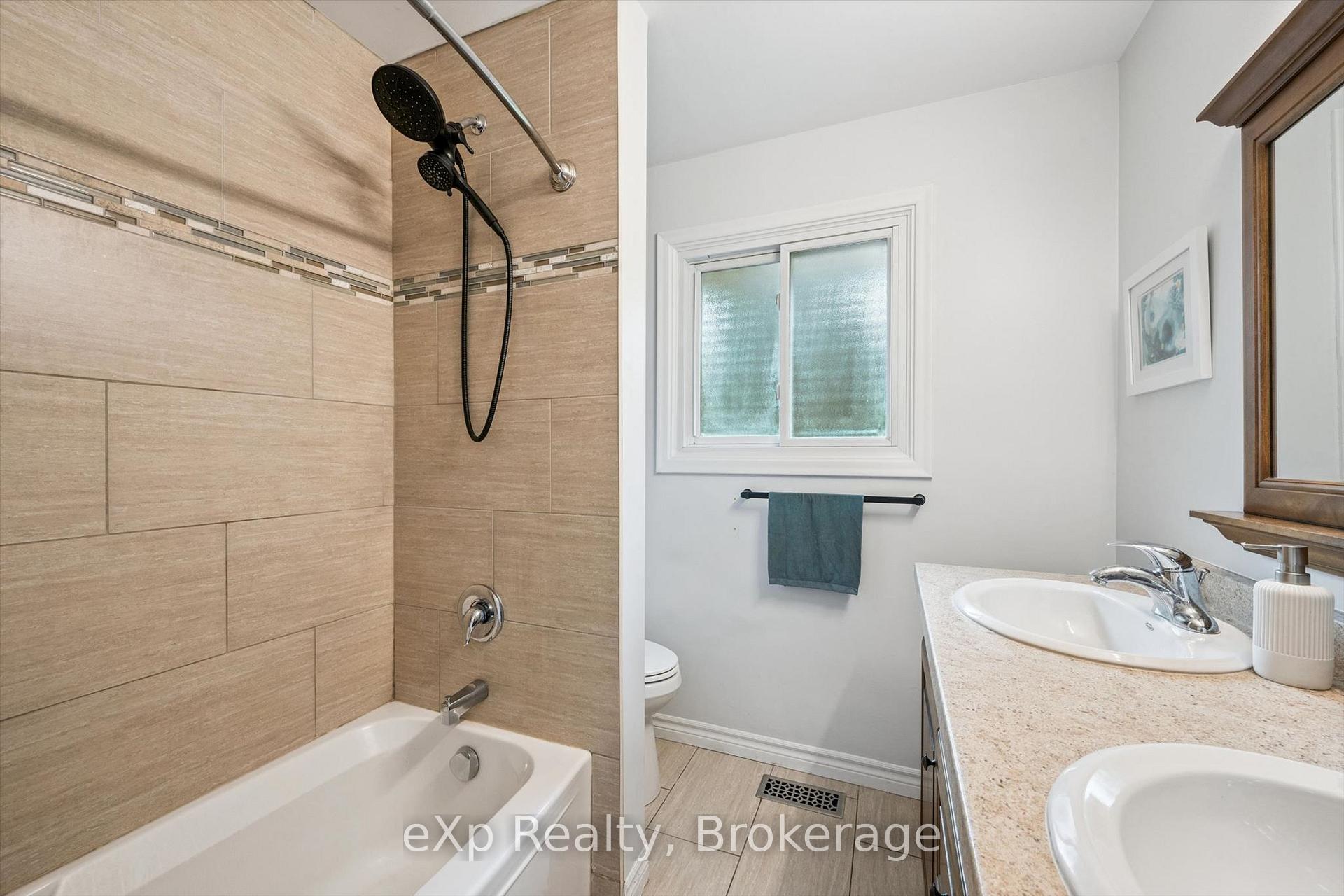 Photo 16 of 18 Eleanor Court, Guelph, Grange Road — HOMEH