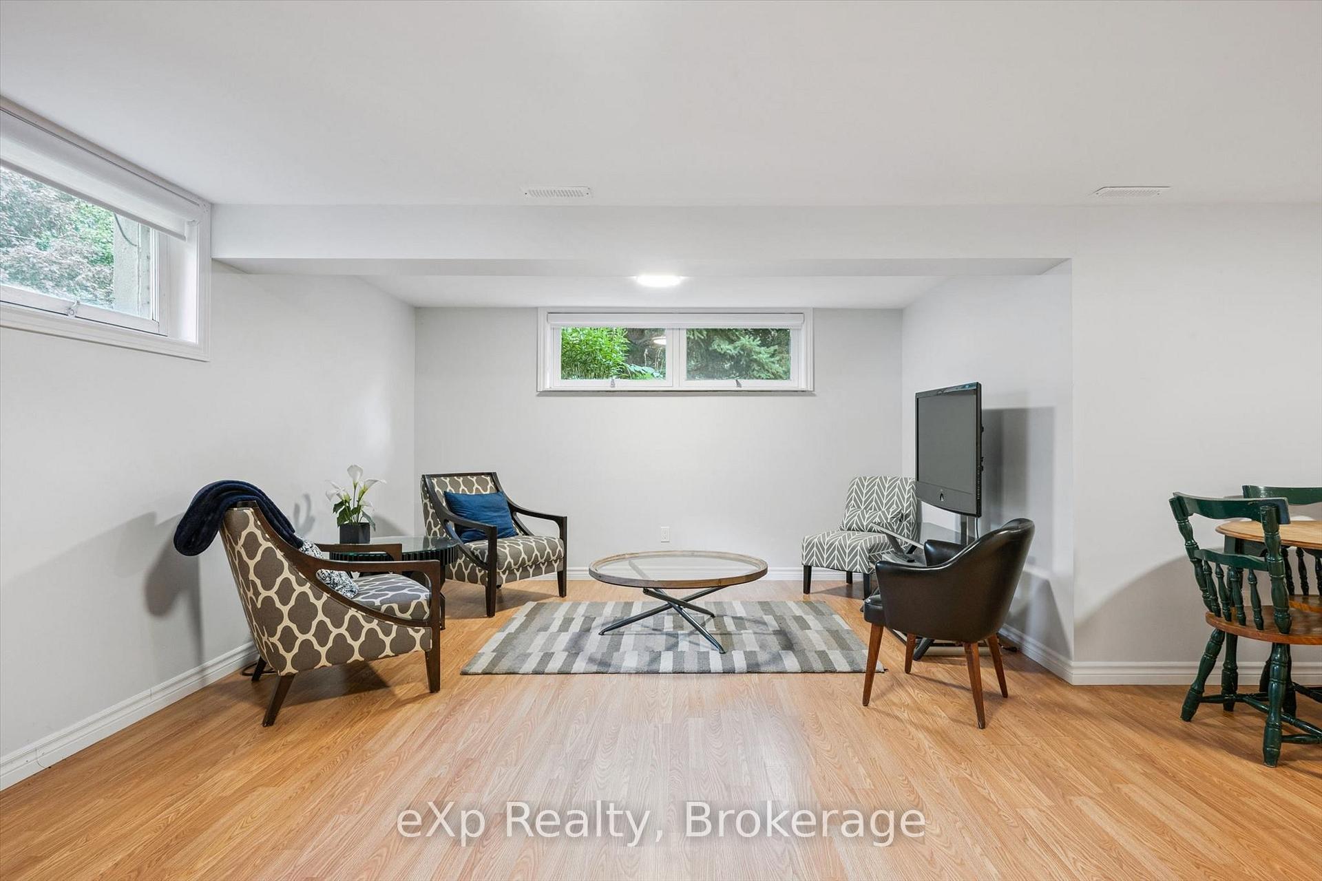 Photo 17 of 18 Eleanor Court, Guelph, Grange Road — HOMEH