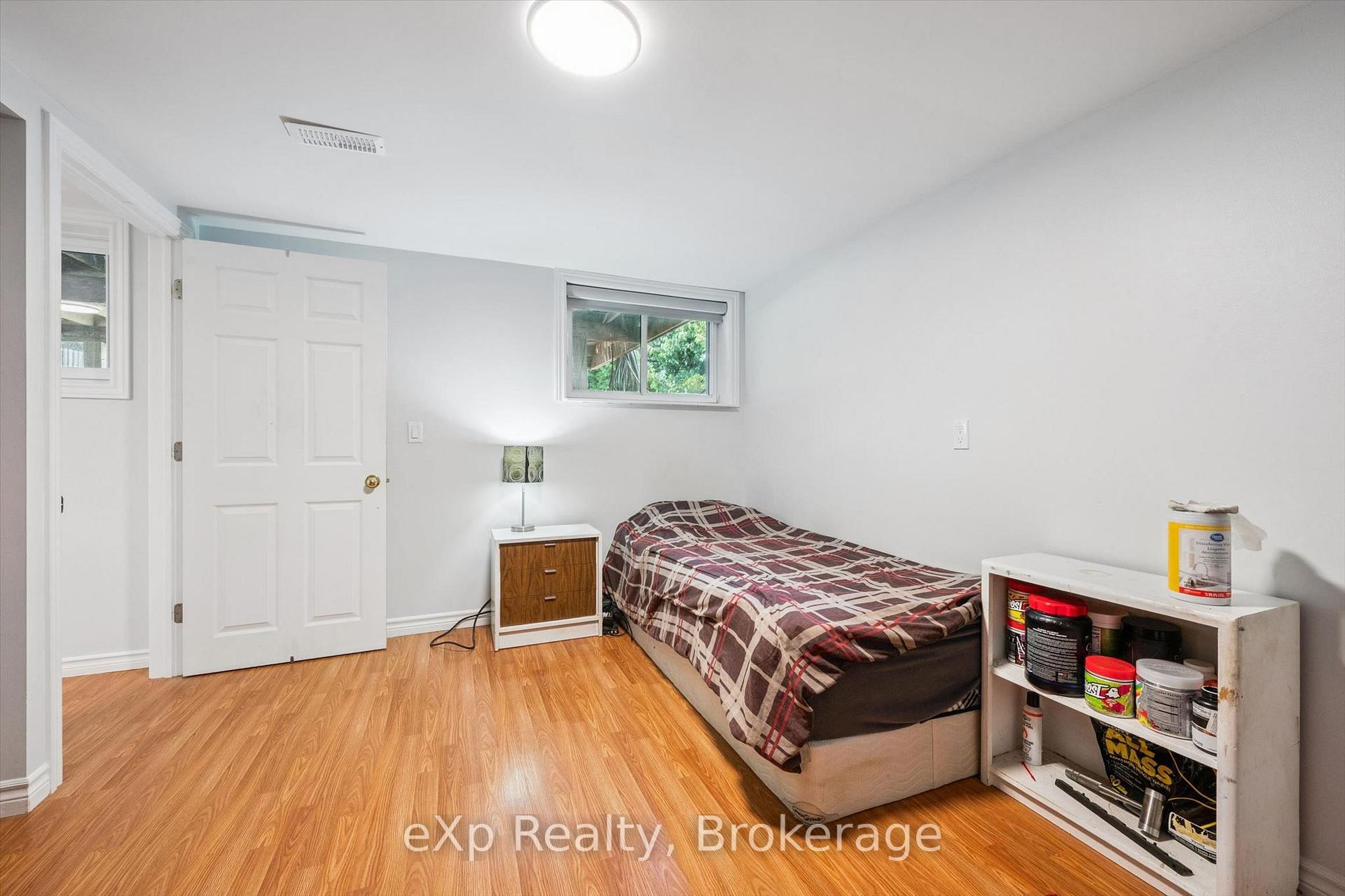Photo 20 of 18 Eleanor Court, Guelph, Grange Road — HOMEH