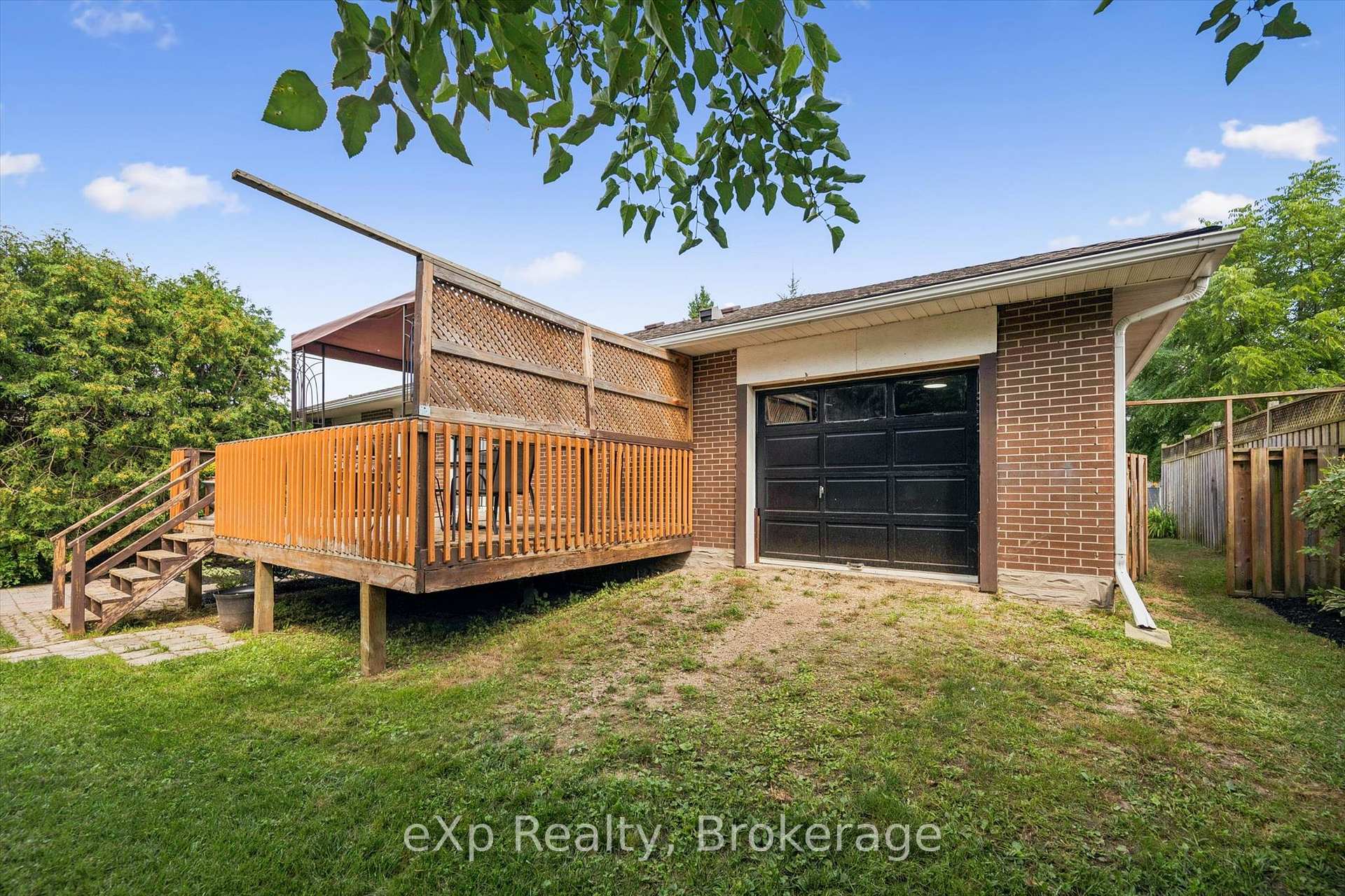 Photo 24 of 18 Eleanor Court, Guelph, Grange Road — HOMEH