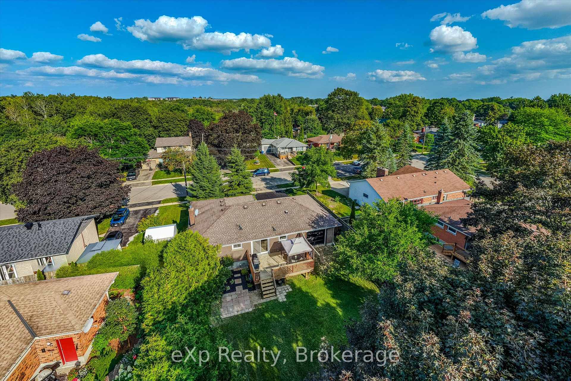 Photo 27 of 18 Eleanor Court, Guelph, Grange Road — HOMEH