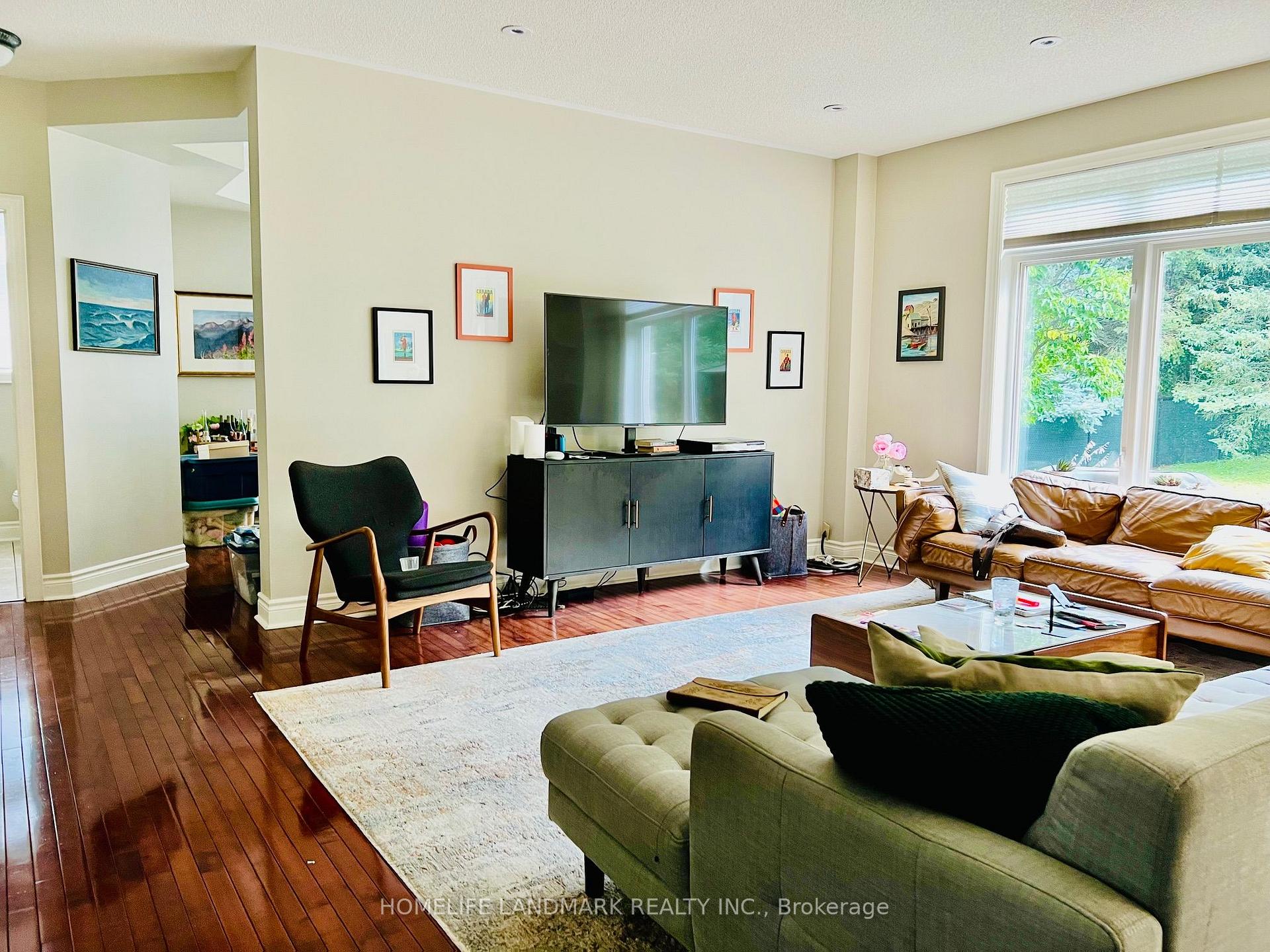 Photo 10 of 55 Laurentian Boulevard, Vaughan, Rural Vaughan — HOMEH