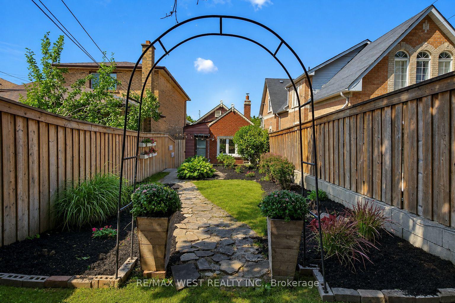 Photo 2 of 59 Branstone Road, Toronto, Caledonia-Fairbank — HOMEH