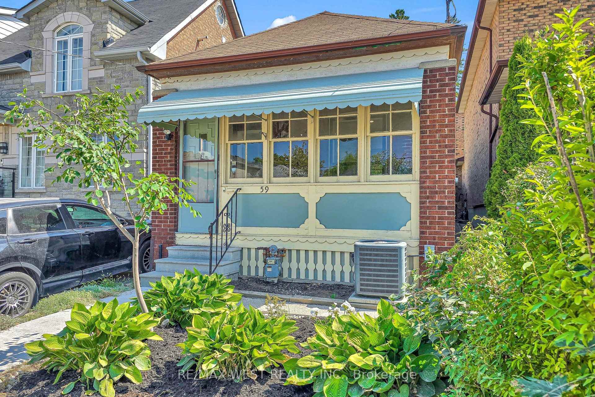 Photo 3 of 59 Branstone Road, Toronto, Caledonia-Fairbank — HOMEH