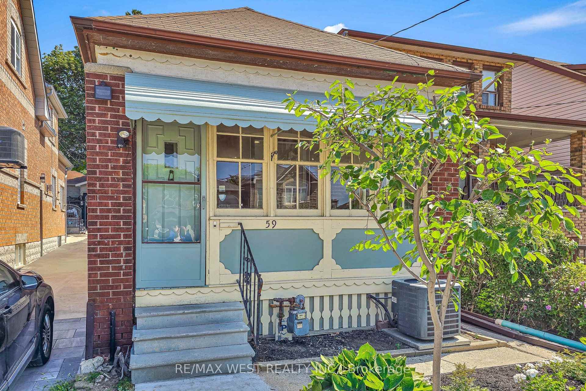 Photo 4 of 59 Branstone Road, Toronto, Caledonia-Fairbank — HOMEH