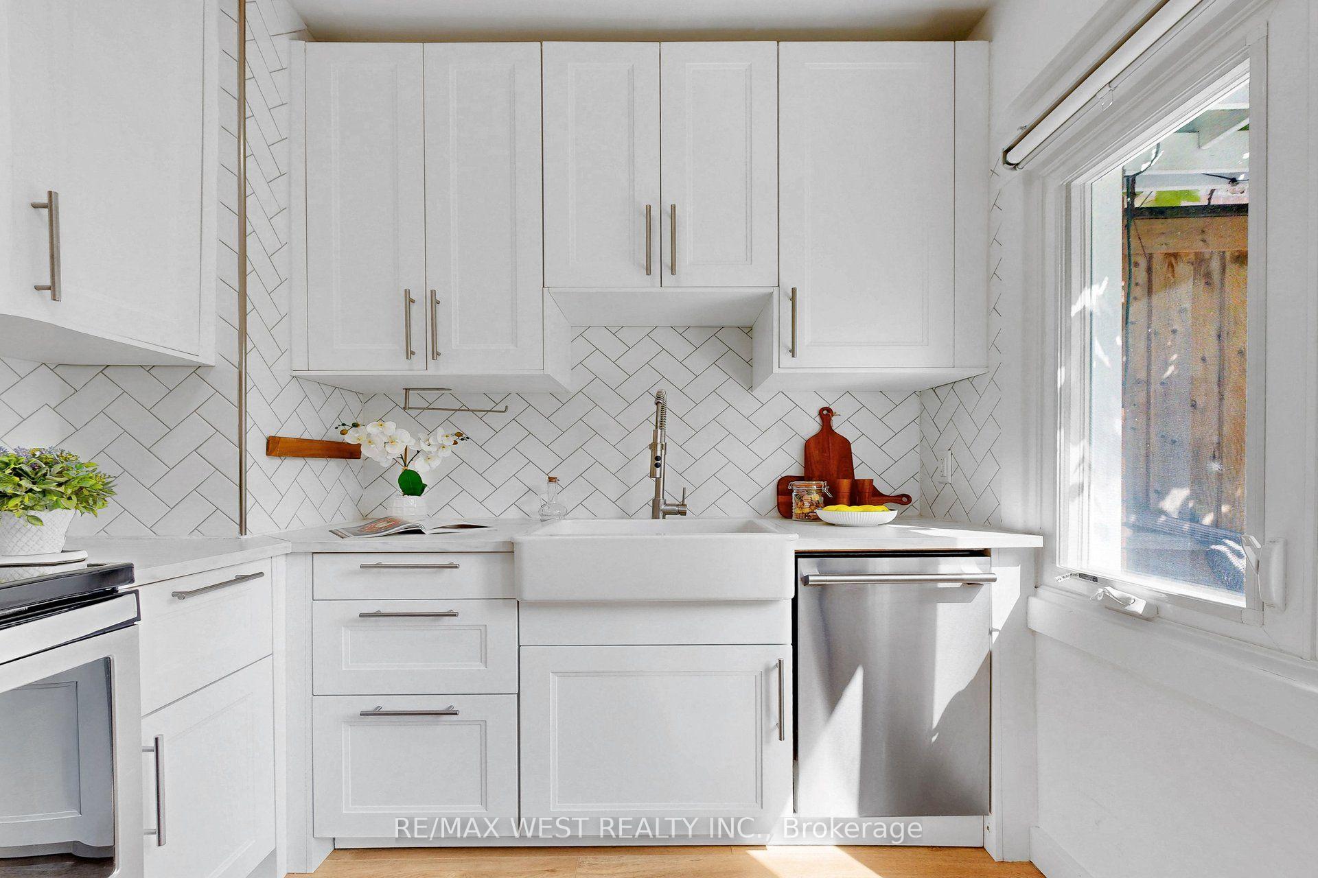 Photo 17 of 59 Branstone Road, Toronto, Caledonia-Fairbank — HOMEH