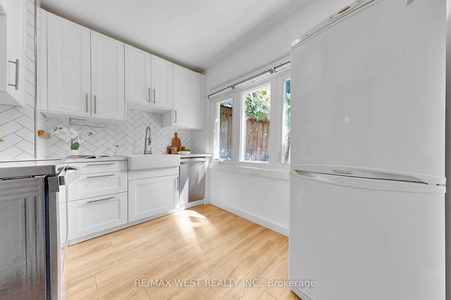 Photo 18 of 59 Branstone Road, Toronto, Caledonia-Fairbank — HOMEH