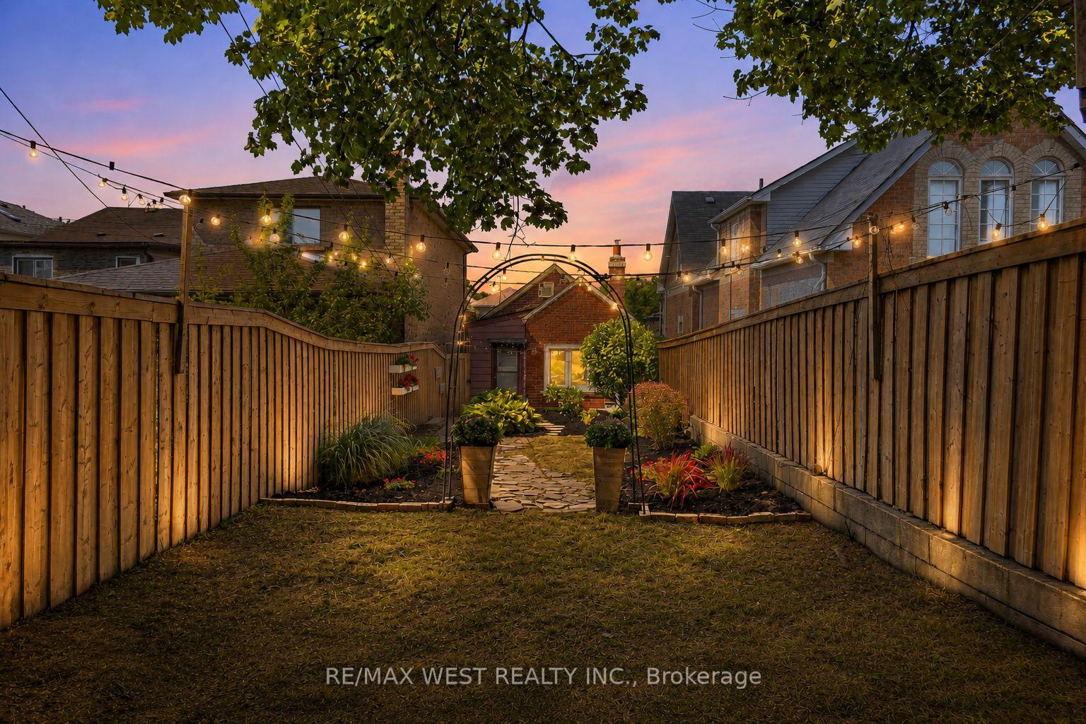 Photo 37 of 59 Branstone Road, Toronto, Caledonia-Fairbank — HOMEH
