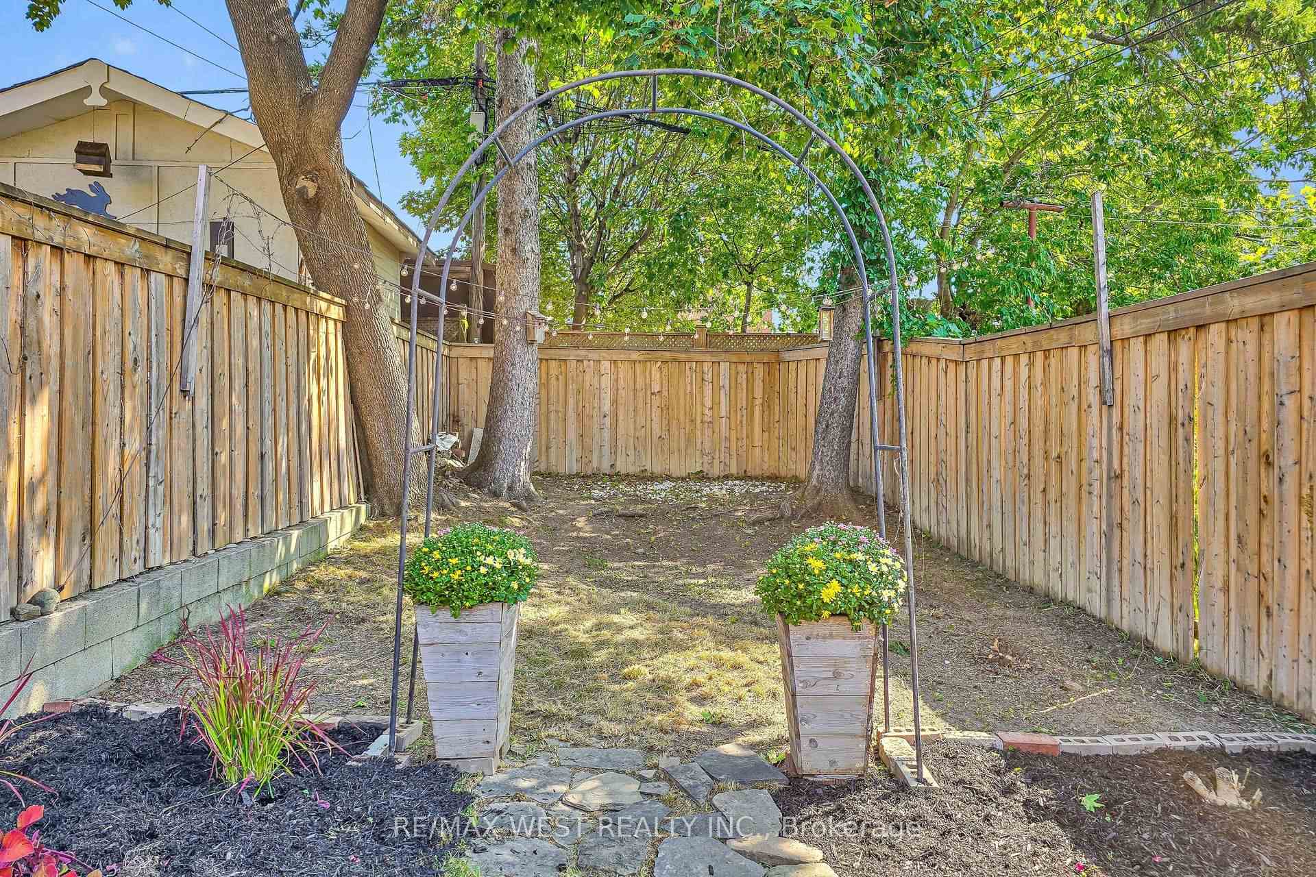 Photo 38 of 59 Branstone Road, Toronto, Caledonia-Fairbank — HOMEH