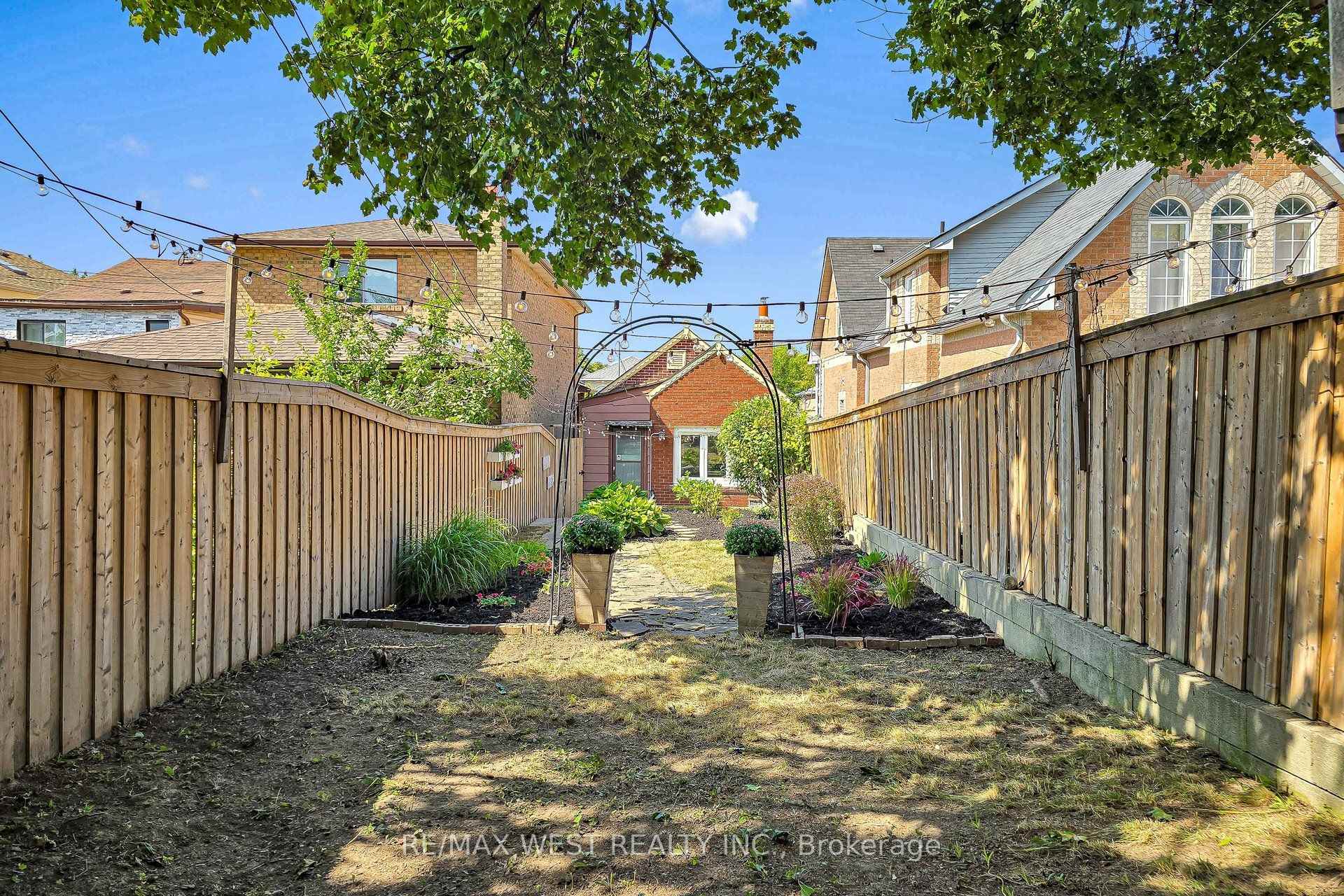 Photo 39 of 59 Branstone Road, Toronto, Caledonia-Fairbank — HOMEH