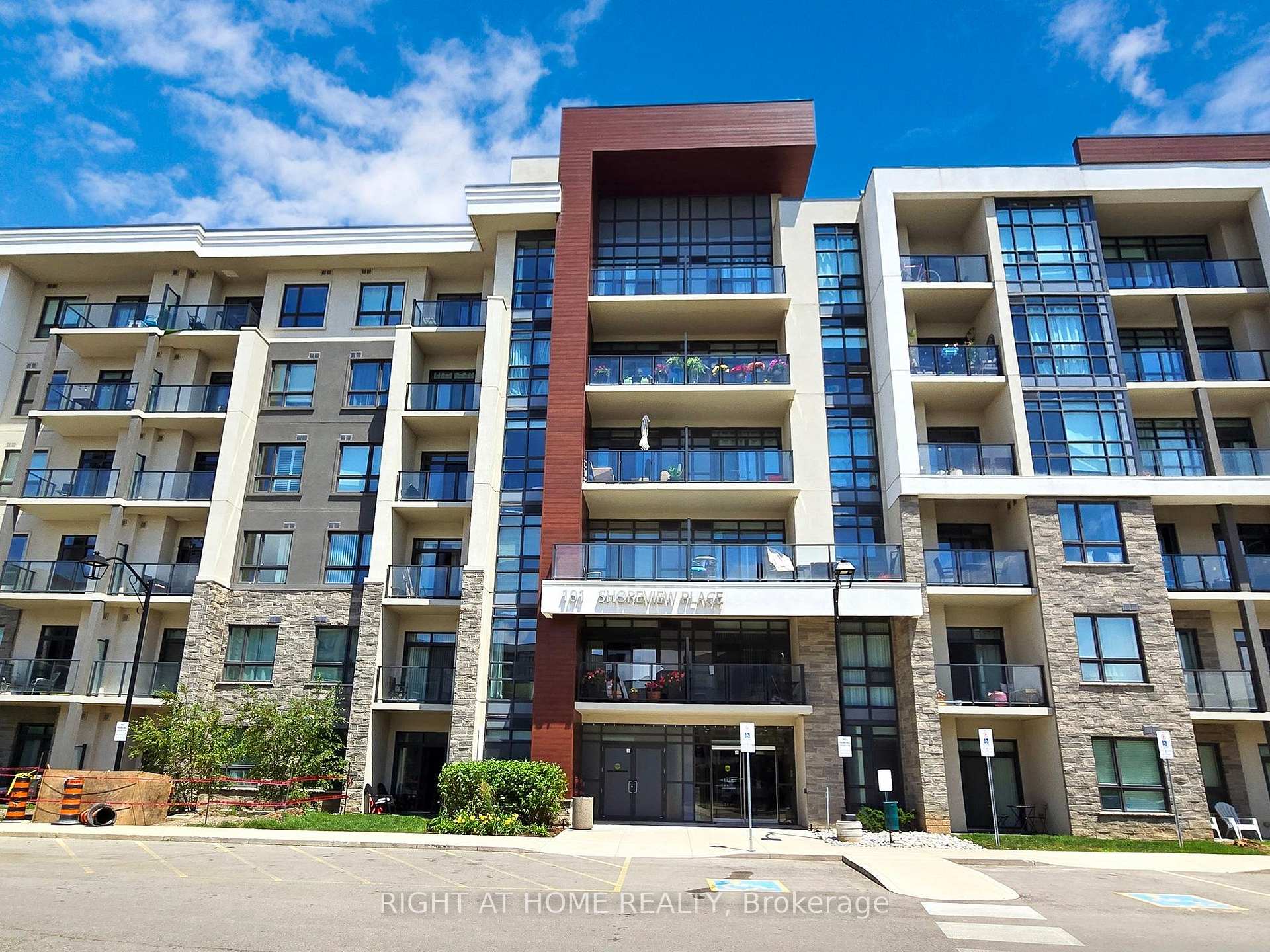 Photo of Unit 111, 101 Shoreview Place
