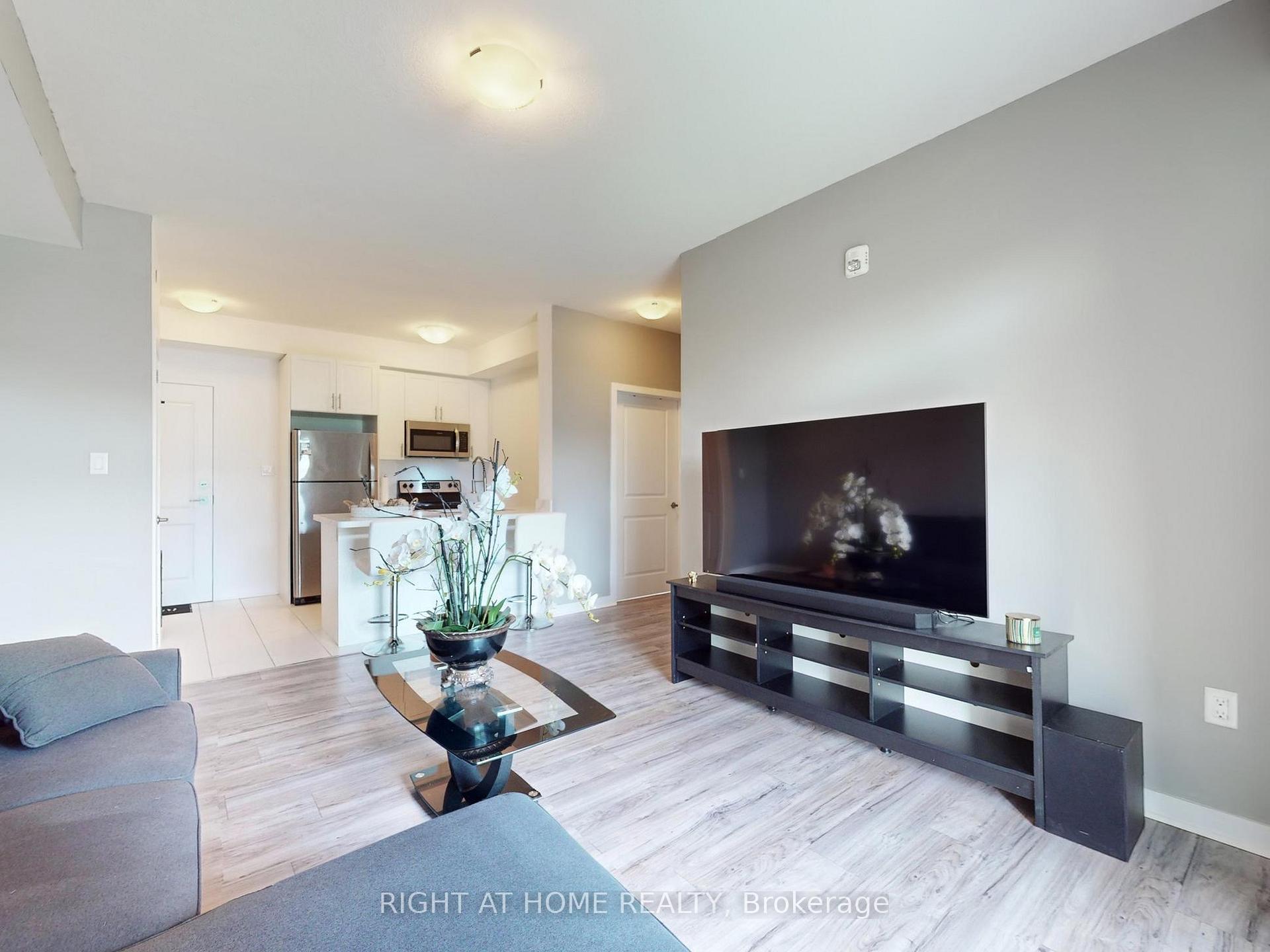 Photo 15 of Unit 111, 101 Shoreview Place, Hamilton, Stoney Creek — HOMEH