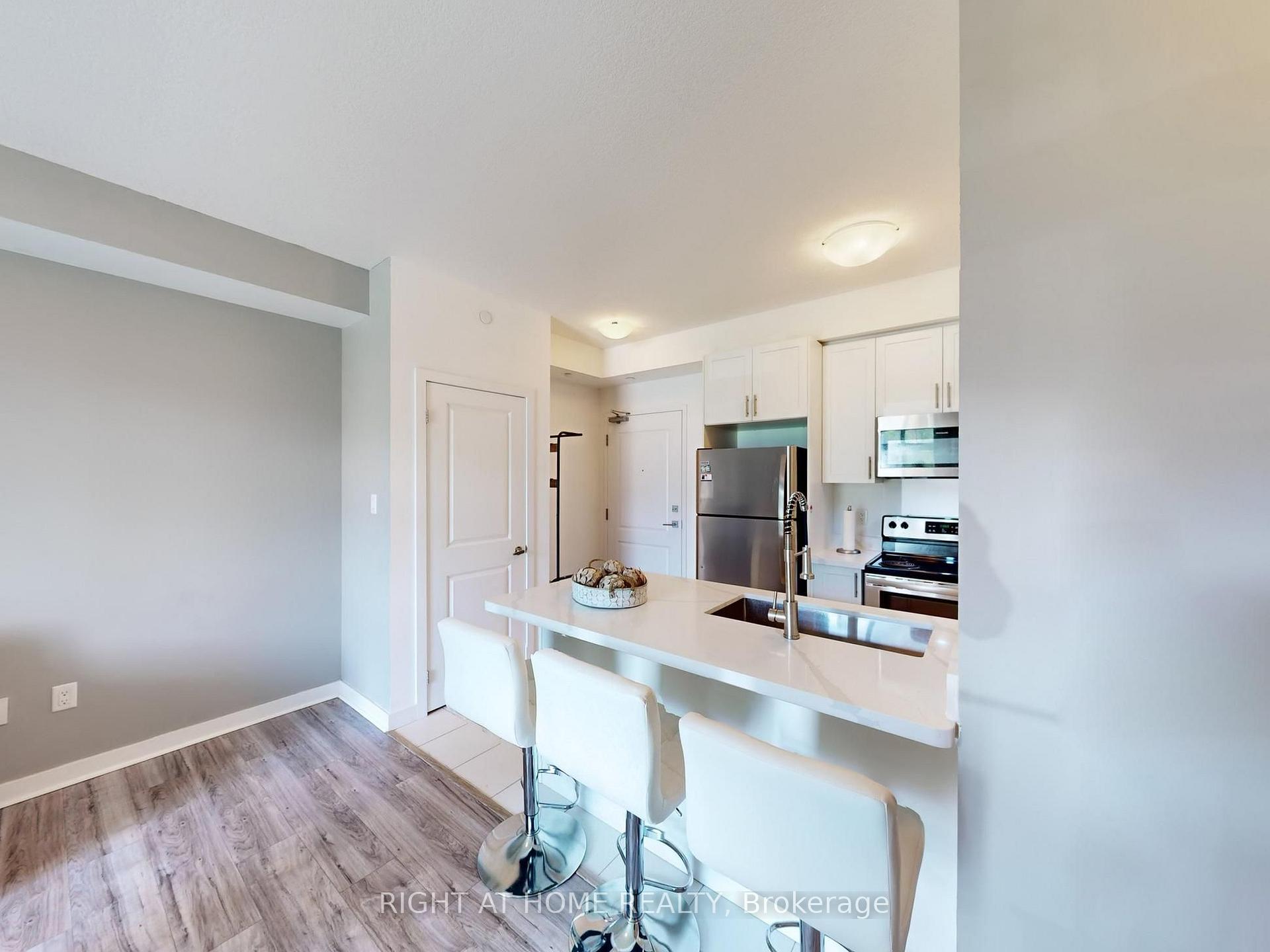Photo 18 of Unit 111, 101 Shoreview Place, Hamilton, Stoney Creek — HOMEH