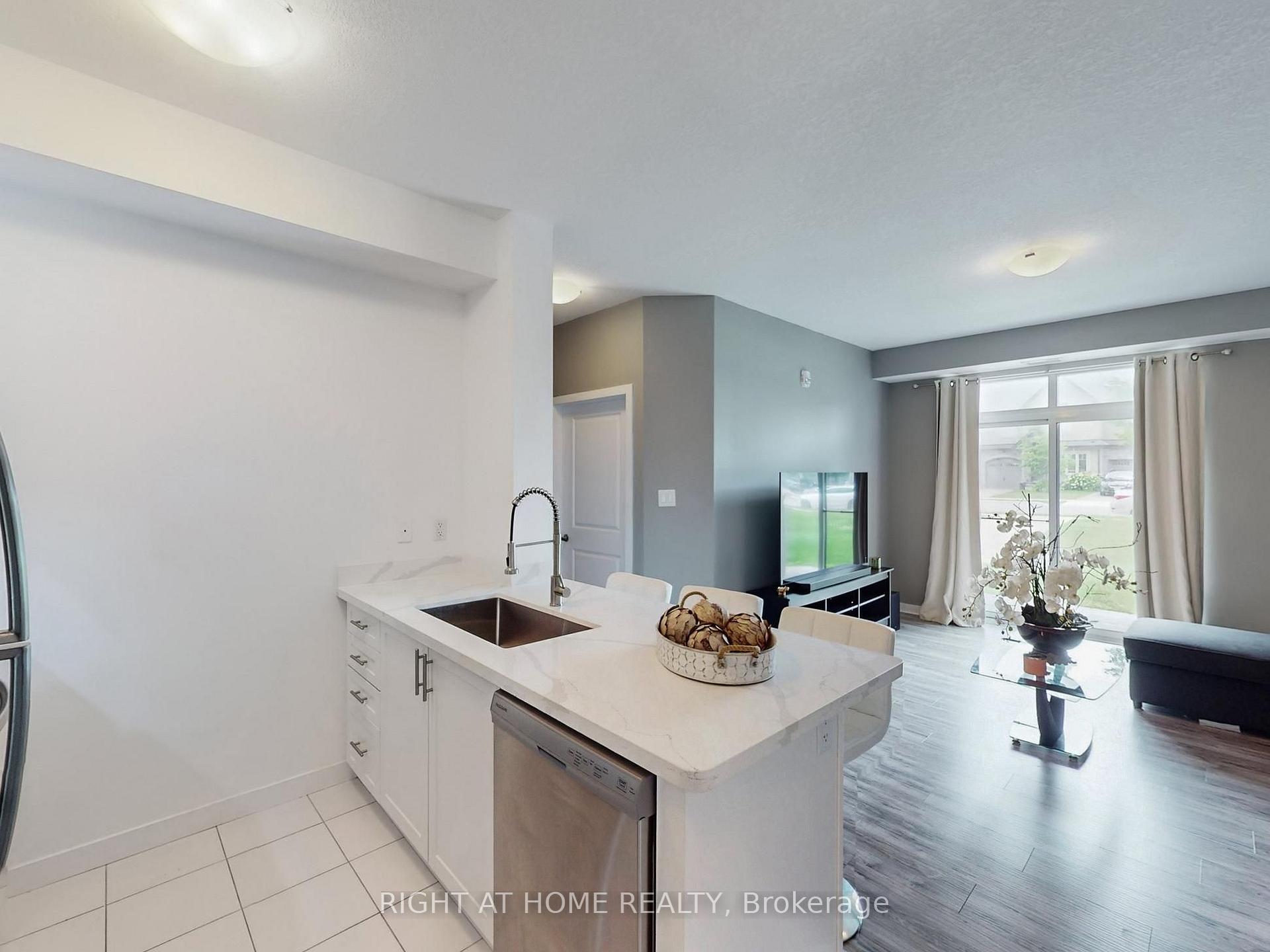 Photo 19 of Unit 111, 101 Shoreview Place, Hamilton, Stoney Creek — HOMEH