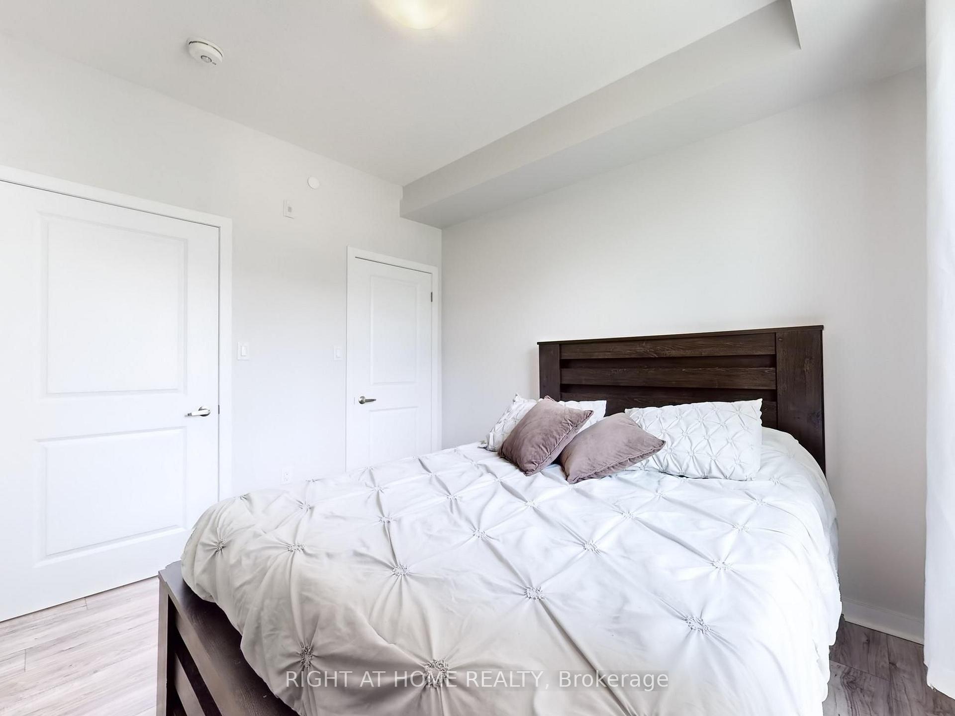 Photo 23 of Unit 111, 101 Shoreview Place, Hamilton, Stoney Creek — HOMEH