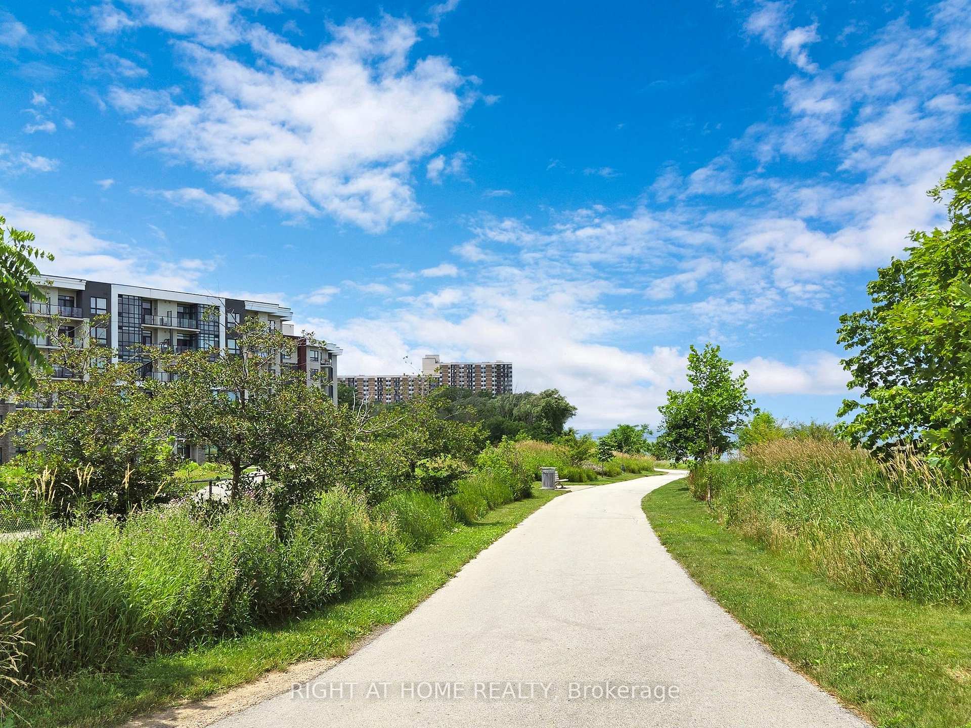 Photo 36 of Unit 111, 101 Shoreview Place, Hamilton, Stoney Creek — HOMEH