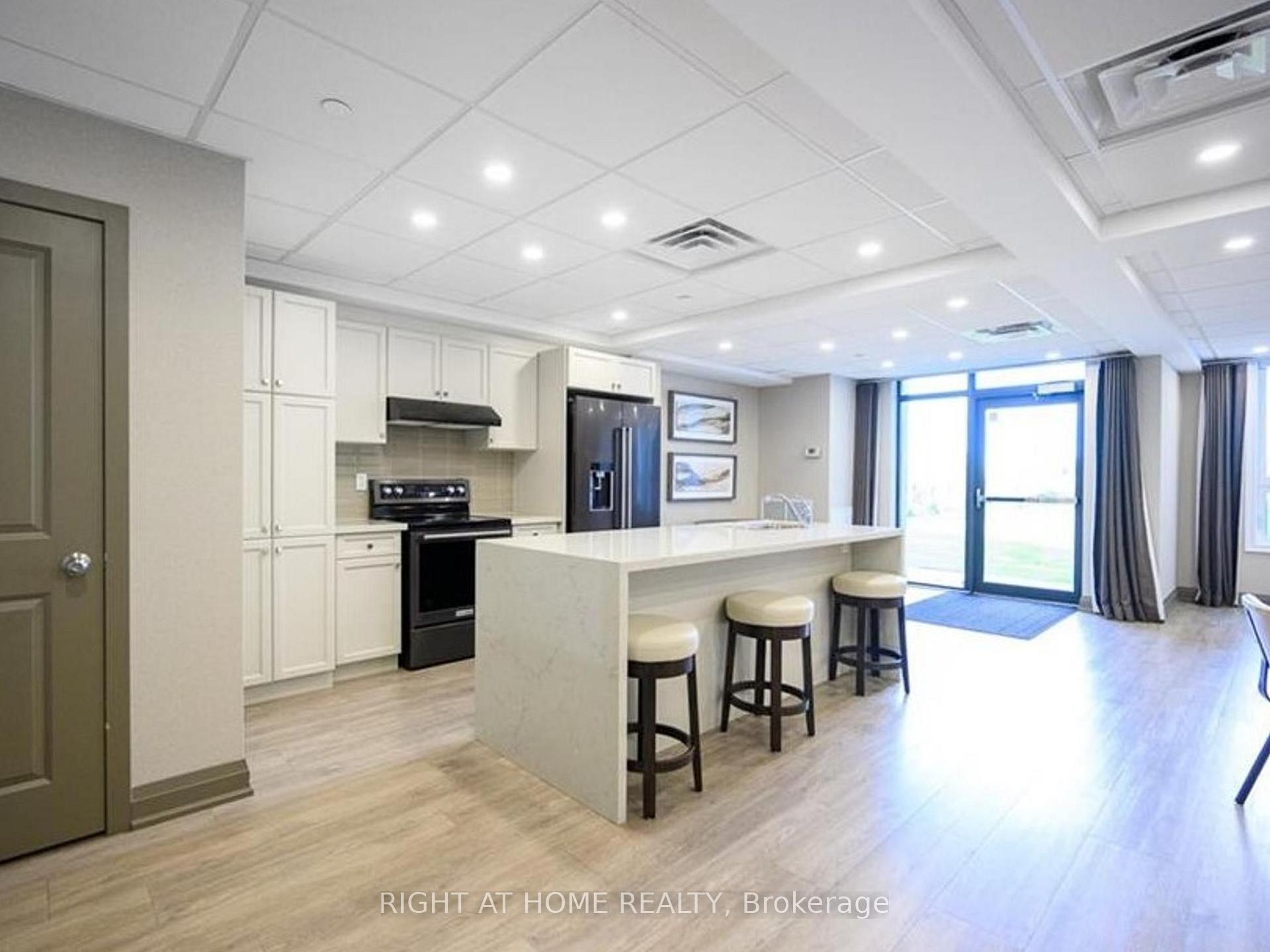 Photo 43 of Unit 111, 101 Shoreview Place, Hamilton, Stoney Creek — HOMEH