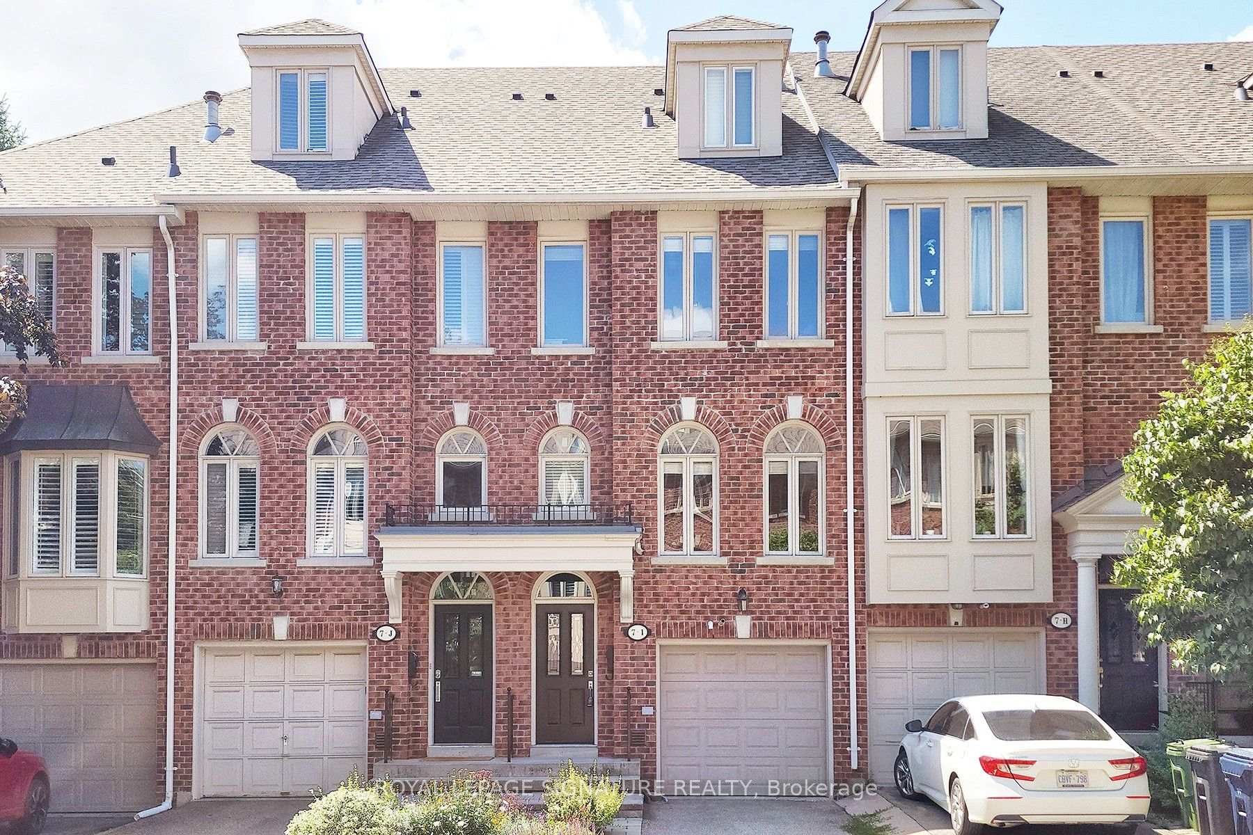 Photo 2 of 7-I Brussels Street, Etobicoke, Stonegate-Queensway — HOMEH