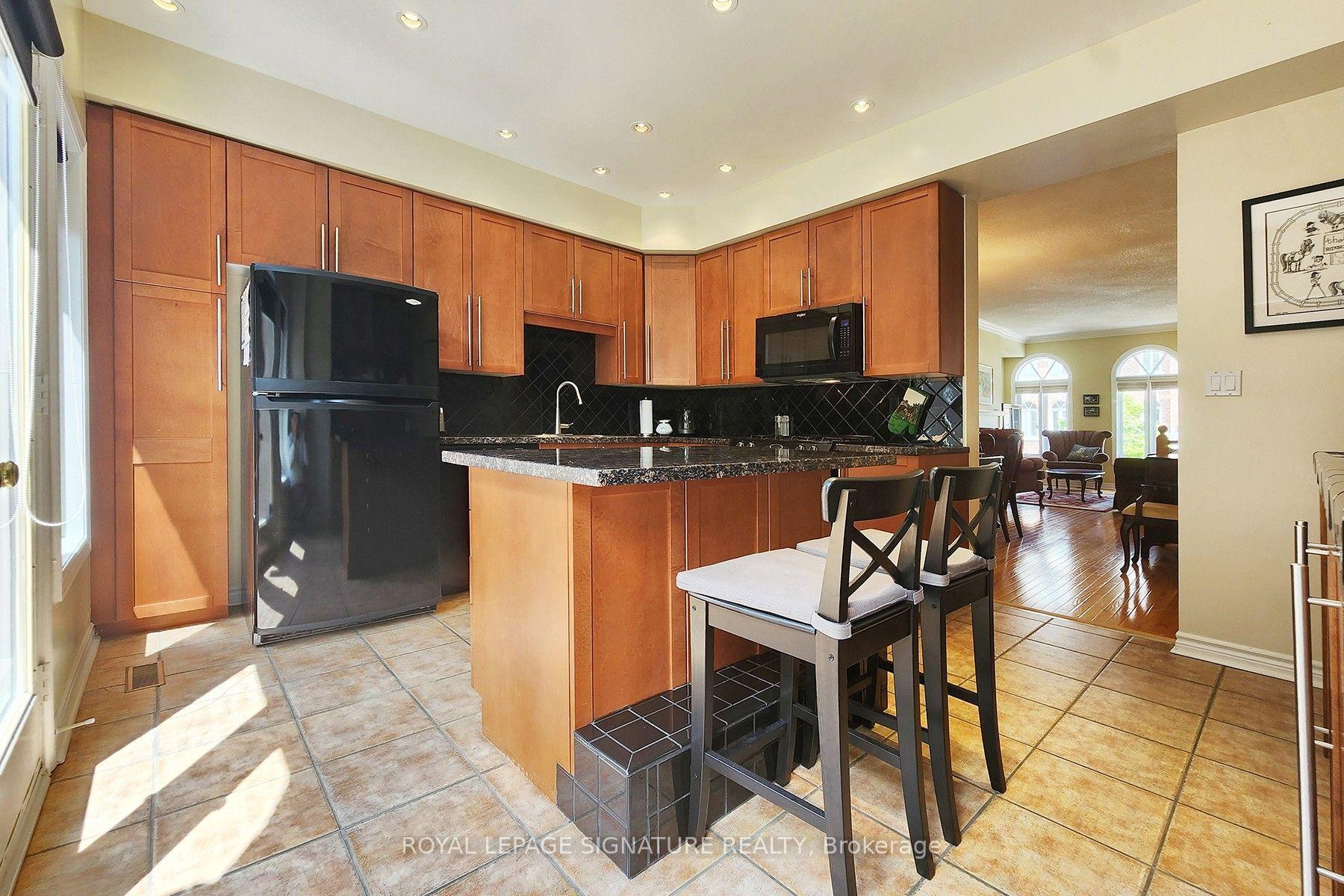 Photo 8 of 7-I Brussels Street, Etobicoke, Stonegate-Queensway — HOMEH
