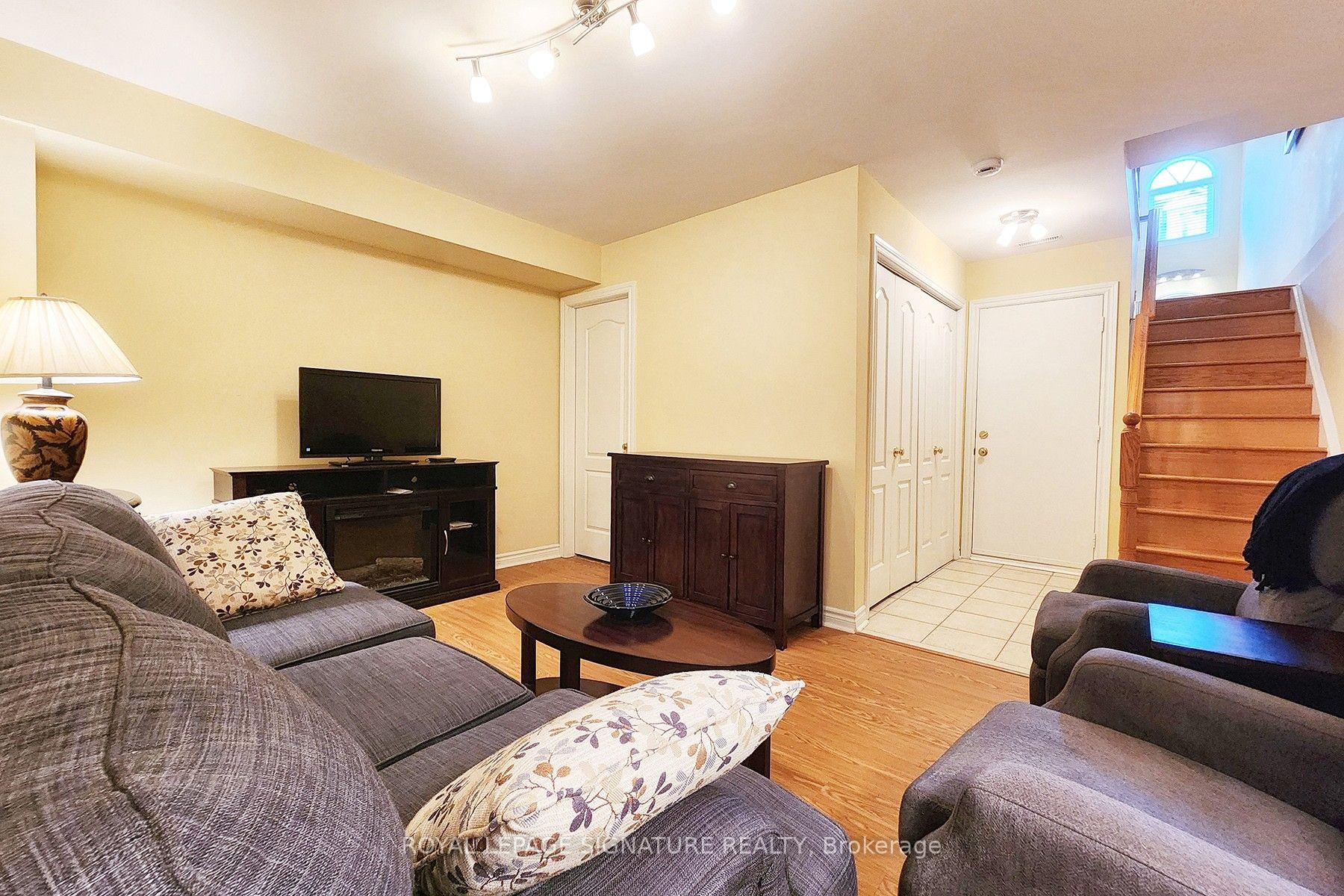 Photo 33 of 7-I Brussels Street, Etobicoke, Stonegate-Queensway — HOMEH