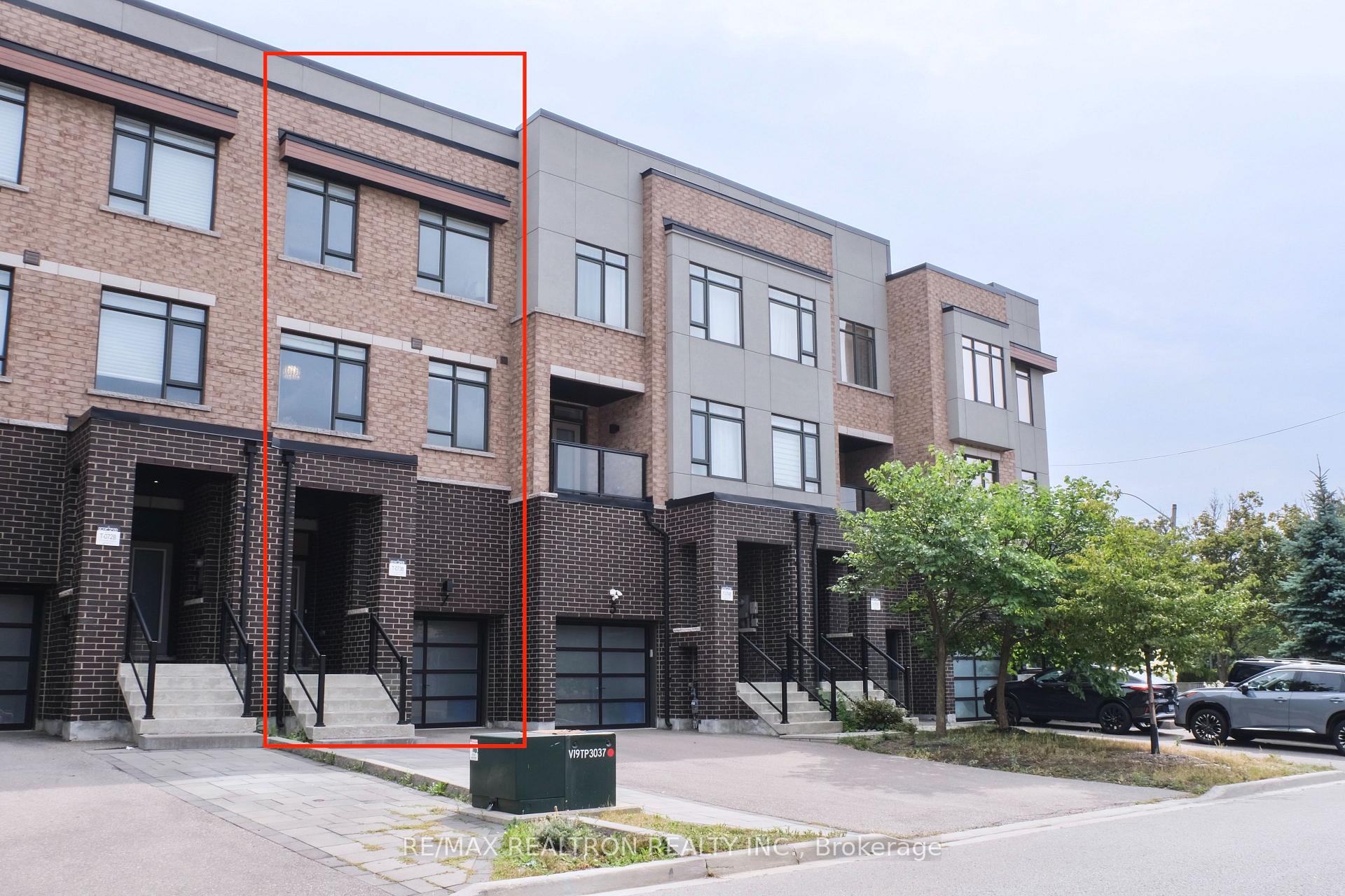 Photo 3 of 7 Glenngarry Crescent, Vaughan, Rural Vaughan — HOMEH