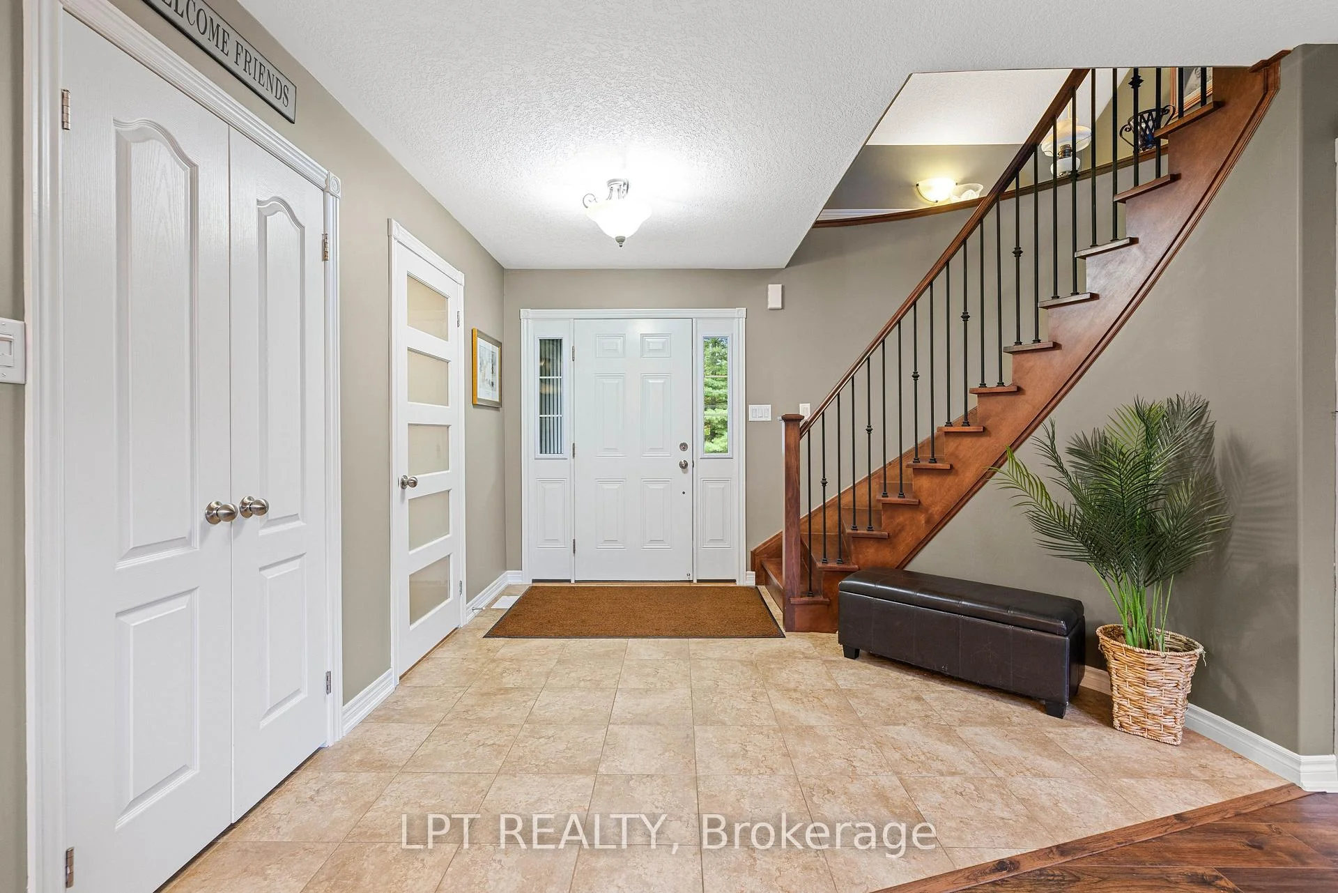 Photo 9 of 2 Birch Knoll Road, Georgina, Sutton & Jackson's Point — HOMEH