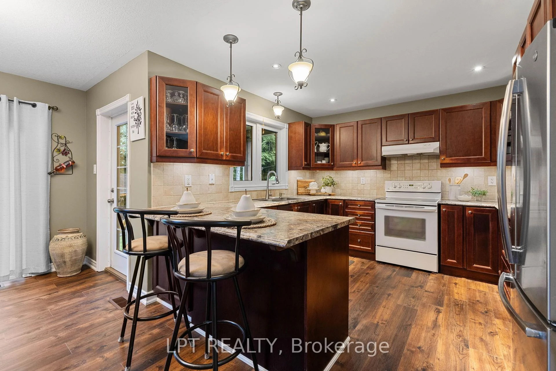 Photo 15 of 2 Birch Knoll Road, Georgina, Sutton & Jackson's Point — HOMEH