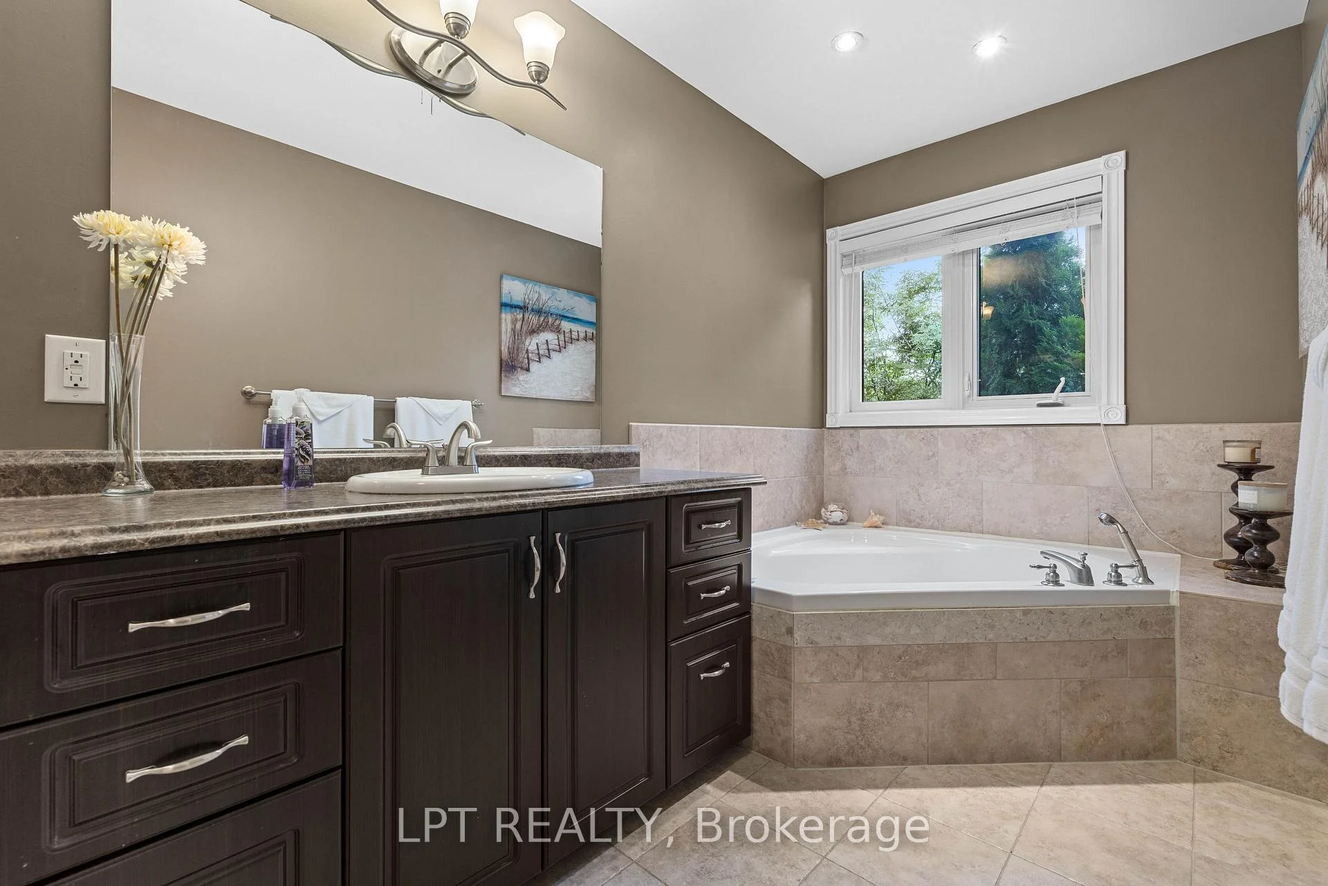 Photo 20 of 2 Birch Knoll Road, Georgina, Sutton & Jackson's Point — HOMEH