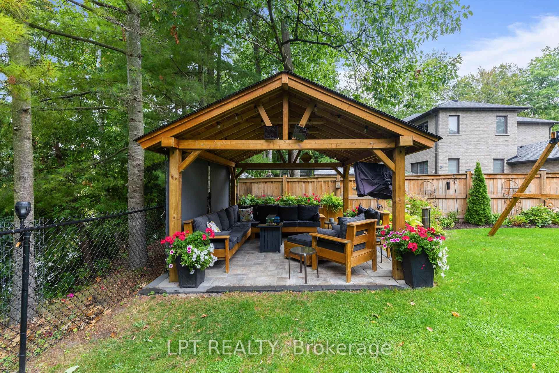 Photo 41 of 2 Birch Knoll Road, Georgina, Sutton & Jackson's Point — HOMEH
