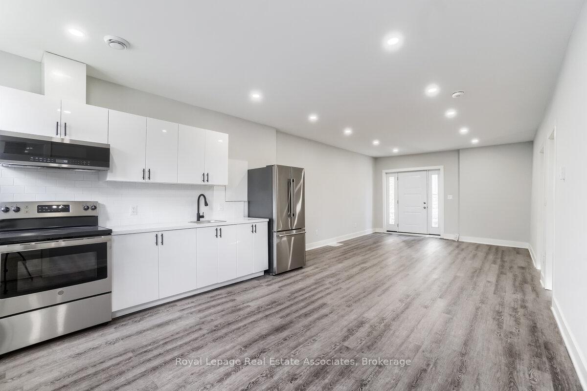 Photo 4 of Unit 2, 39 Welland Avenue, St. Catharines, Downtown — HOMEH