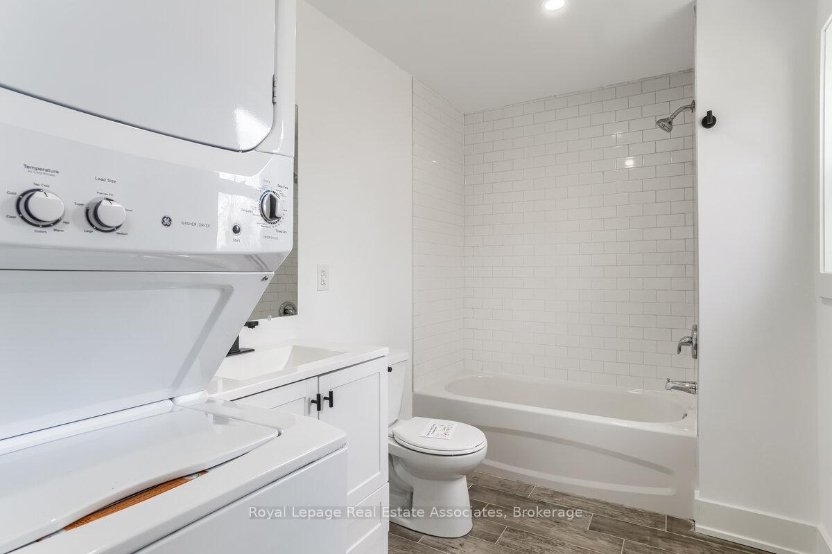 Photo 8 of Unit 2, 39 Welland Avenue, St. Catharines, Downtown — HOMEH