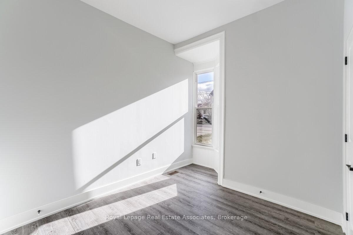 Photo 10 of Unit 2, 39 Welland Avenue, St. Catharines, Downtown — HOMEH