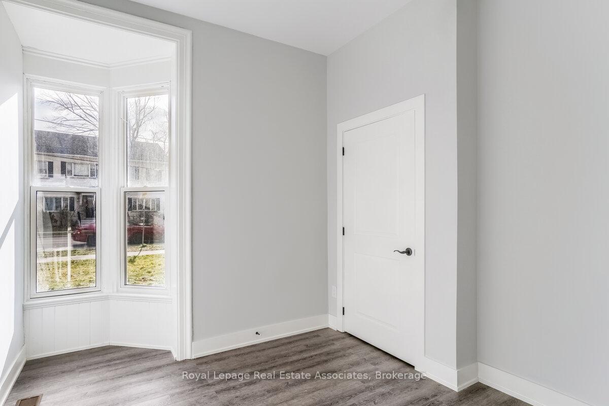 Photo 11 of Unit 2, 39 Welland Avenue, St. Catharines, Downtown — HOMEH