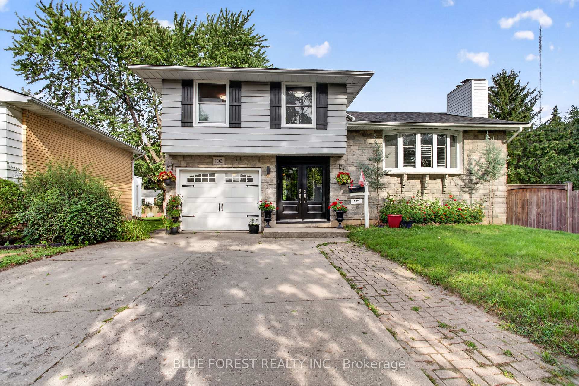 Photo of 102 Odessa Avenue