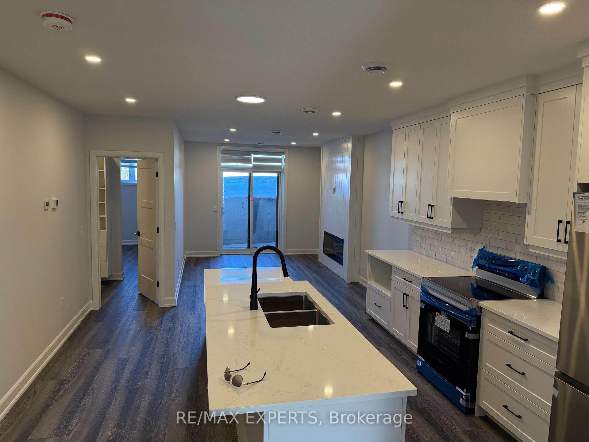 Photo of Unit 17, 440 Wellington Street E