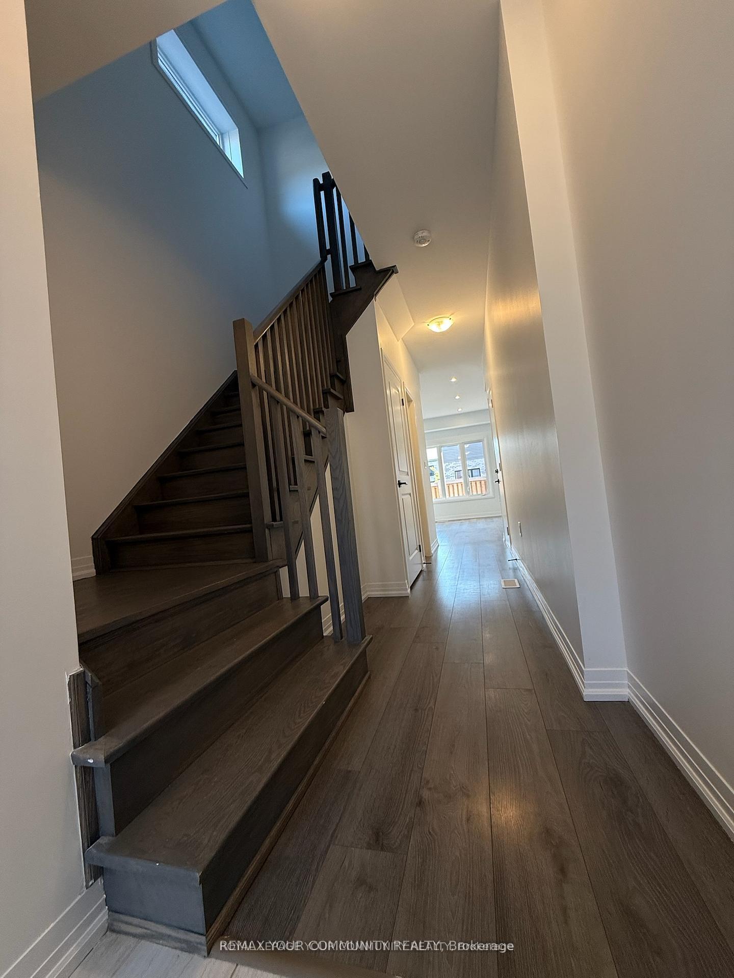 Photo 3 of 141 Turnberry Lane, Barrie, Painswick South — HOMEH