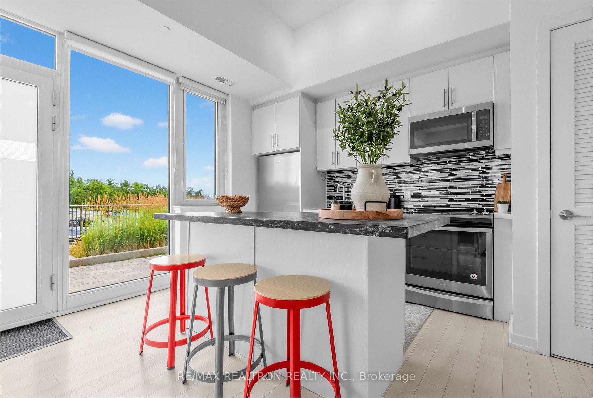 Photo 17 of Unit 8, 233 Broward Way, Innisfil, Rural Innisfil — HOMEH