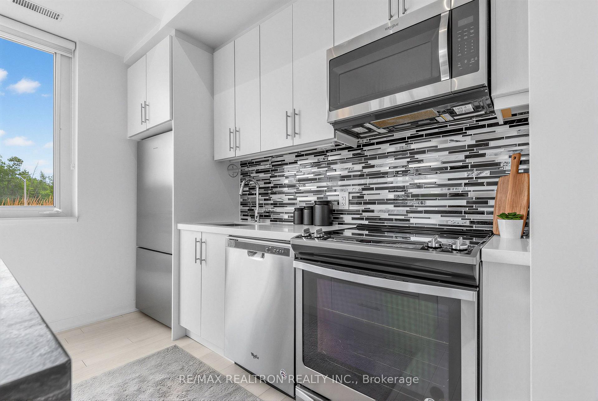 Photo 18 of Unit 8, 233 Broward Way, Innisfil, Rural Innisfil — HOMEH