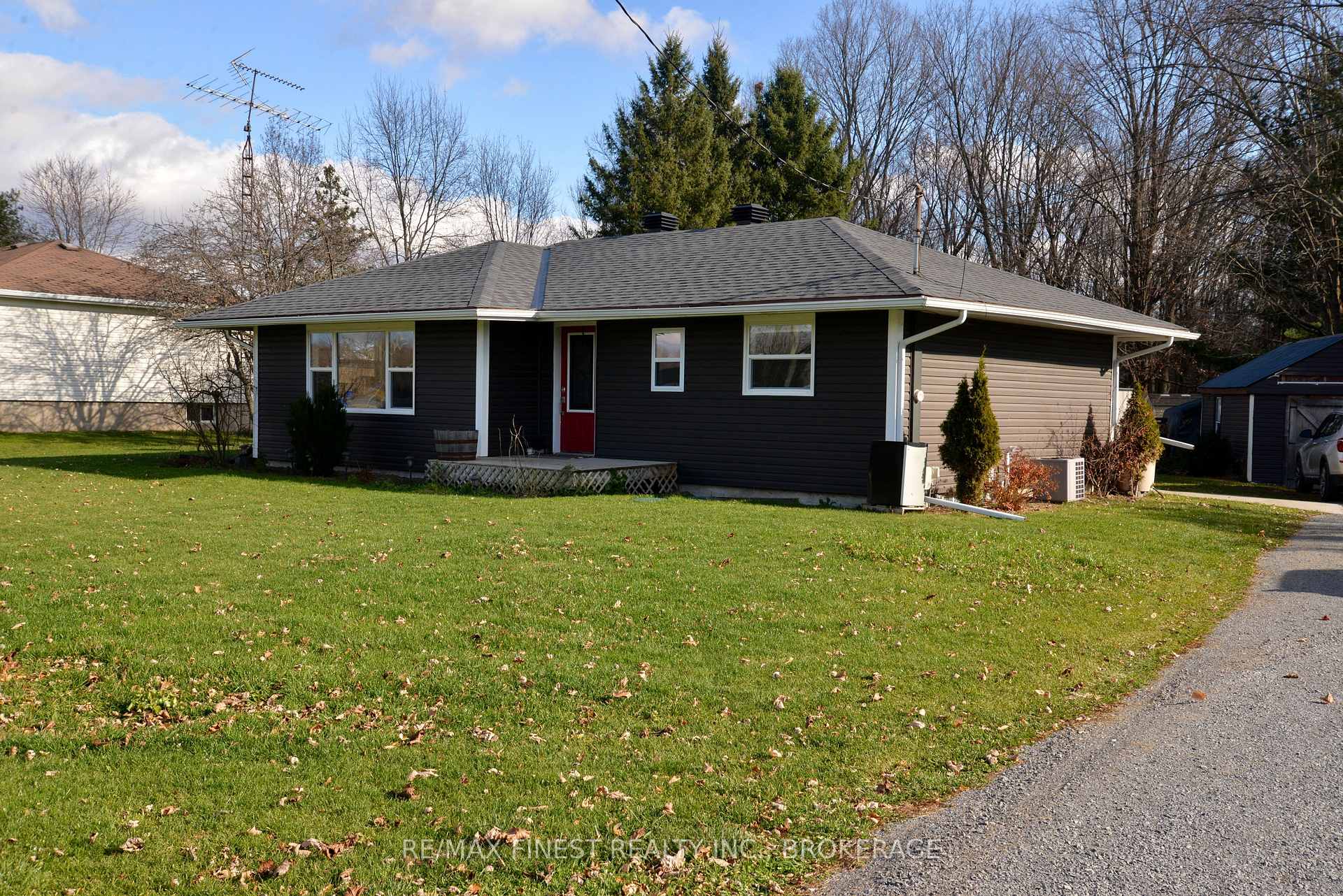 Photo 4 of 3616 Perth Road, Frontenac, Frontenac South — HOMEH