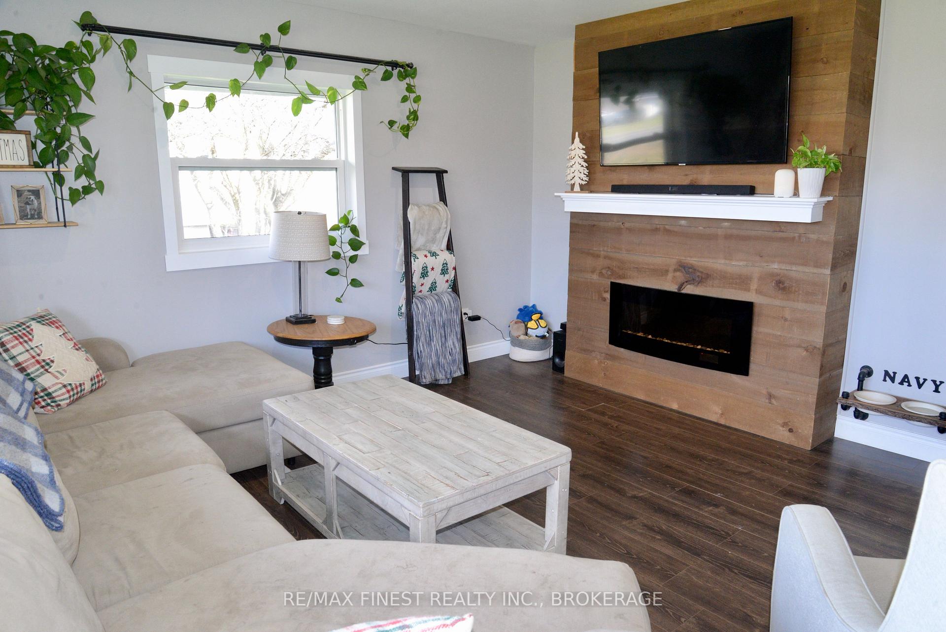 Photo 9 of 3616 Perth Road, Frontenac, Frontenac South — HOMEH