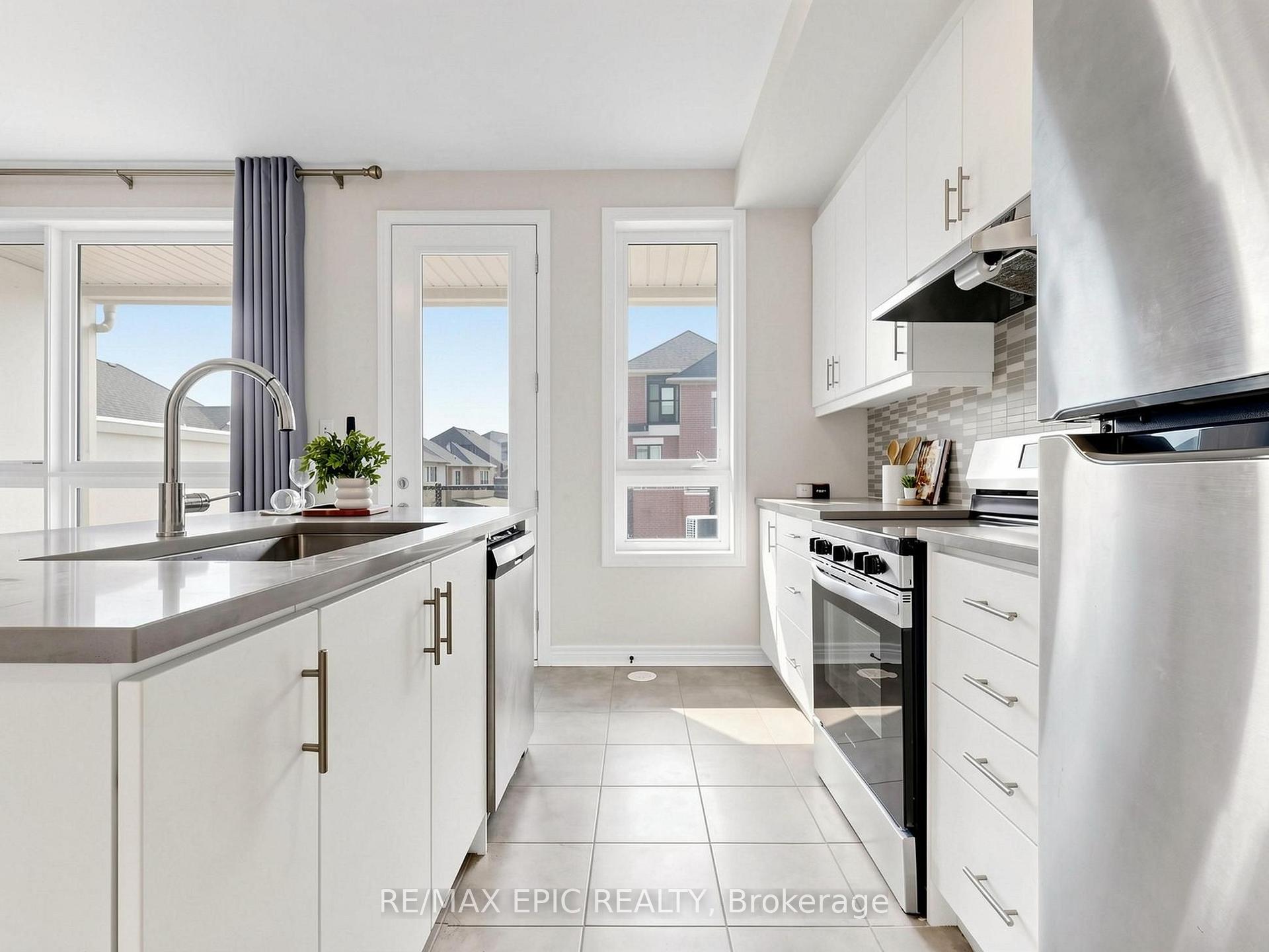 Photo 19 of 191 Mumbai Drive, Markham, Middlefield — HOMEH