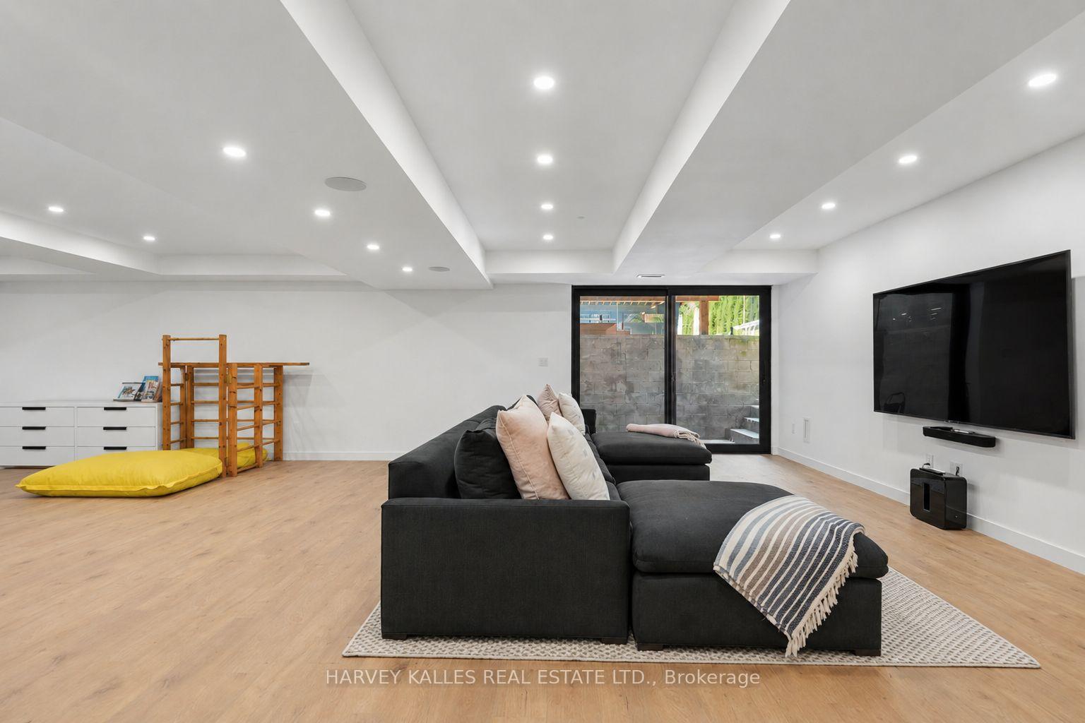 Photo 37 of 128 Lyndhurst Avenue, Toronto, Casa Loma — HOMEH